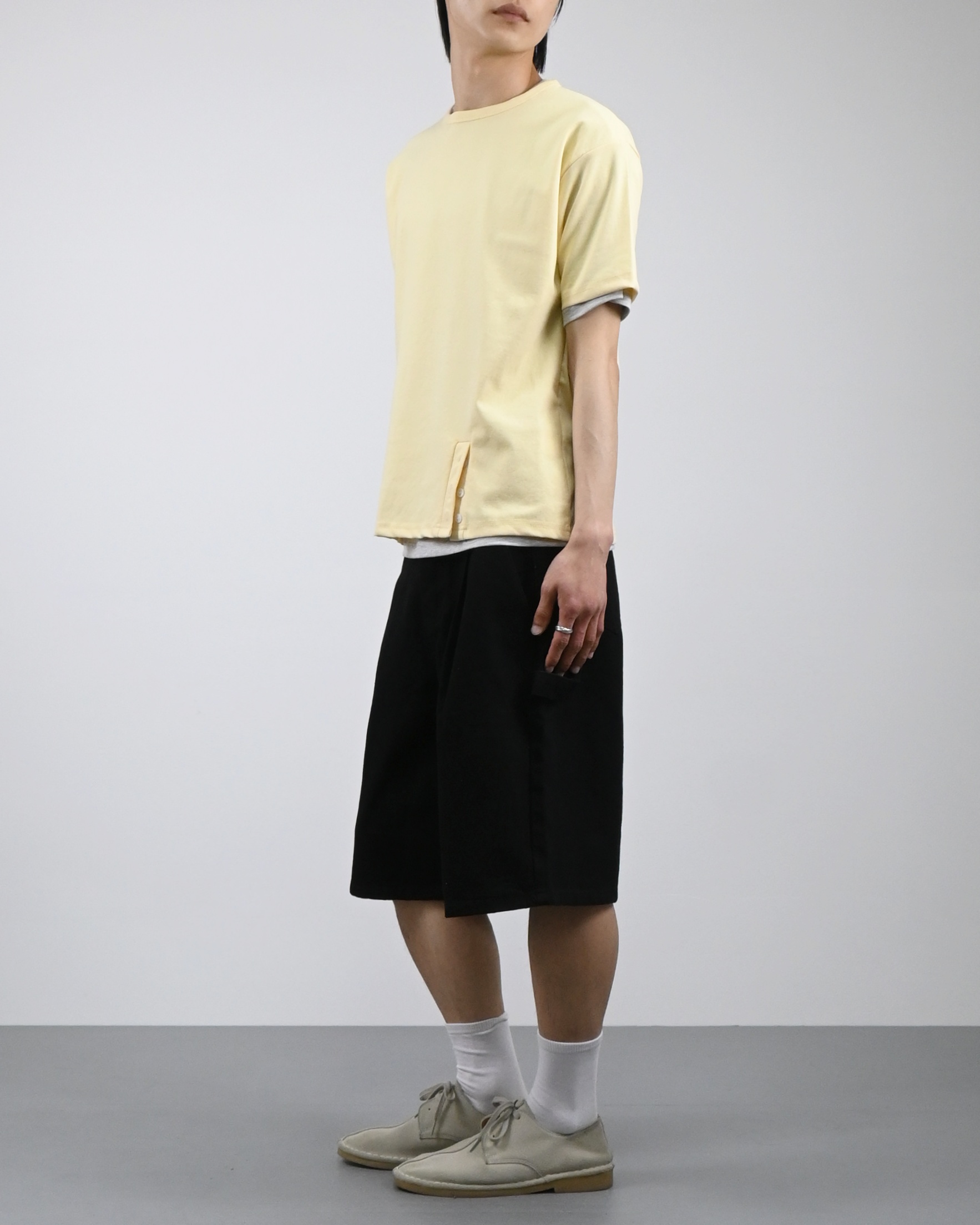 one tuck carpenter bermuda denim pants