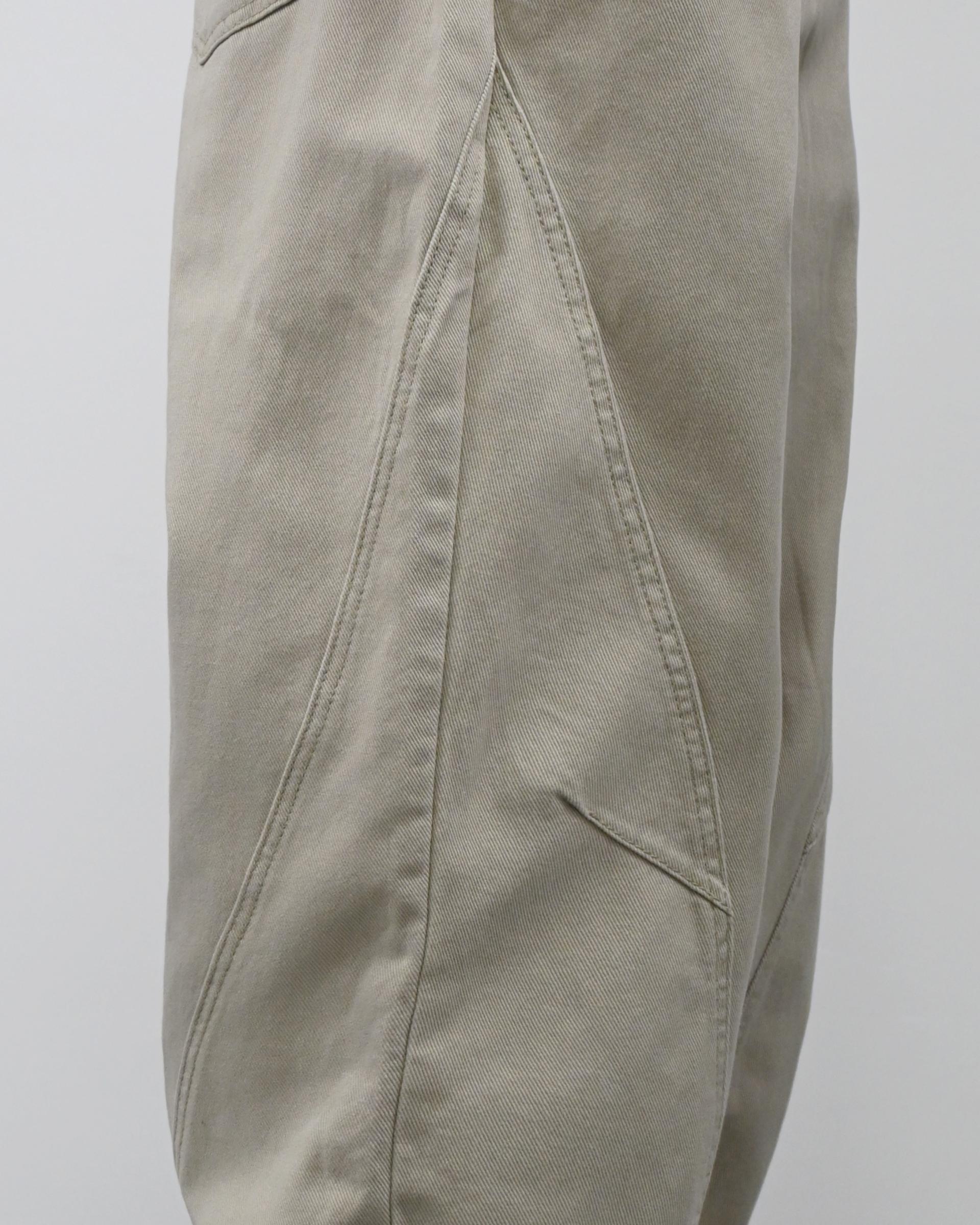 curved seam line cotton pants