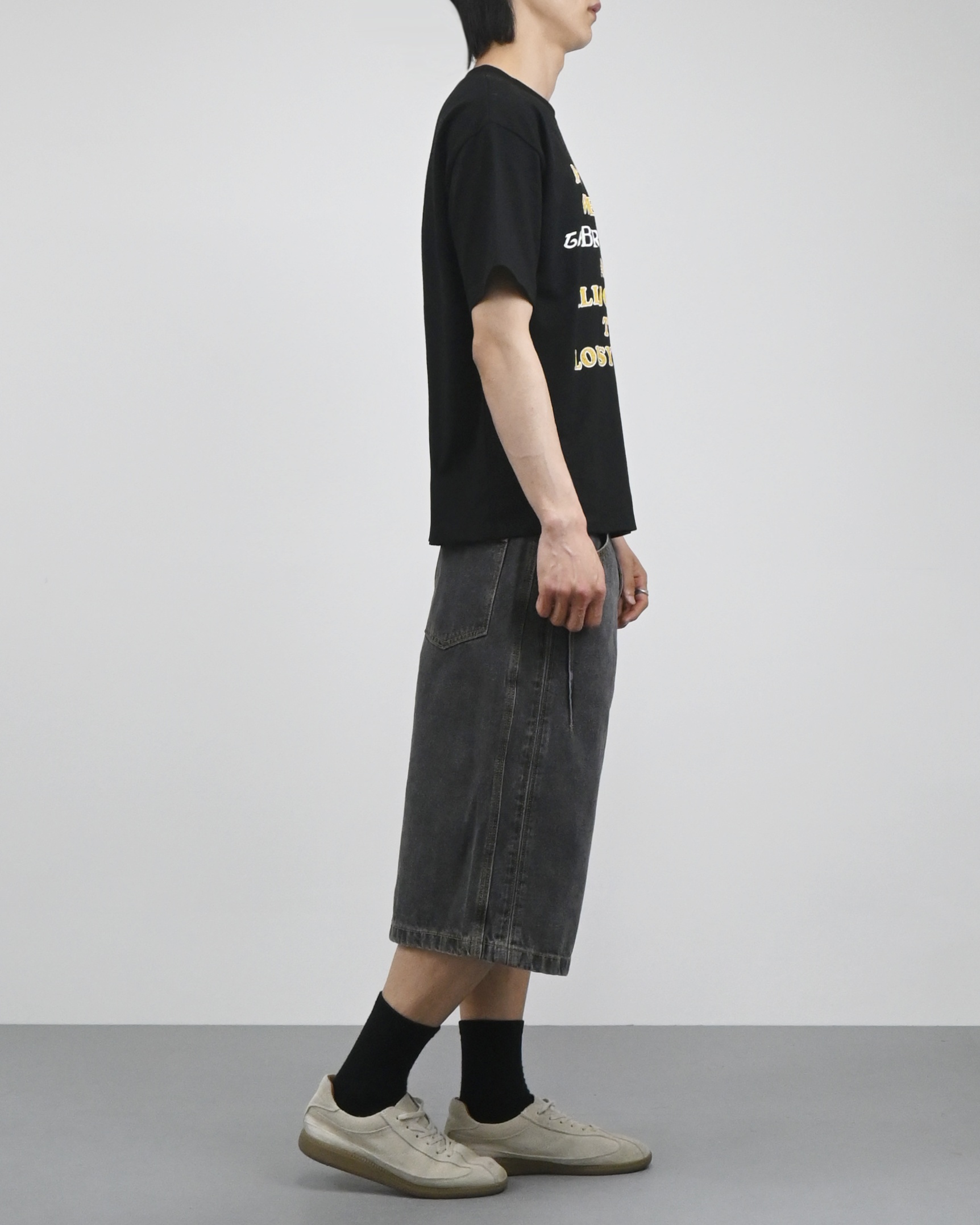 charcoal side line bermuda denim pants