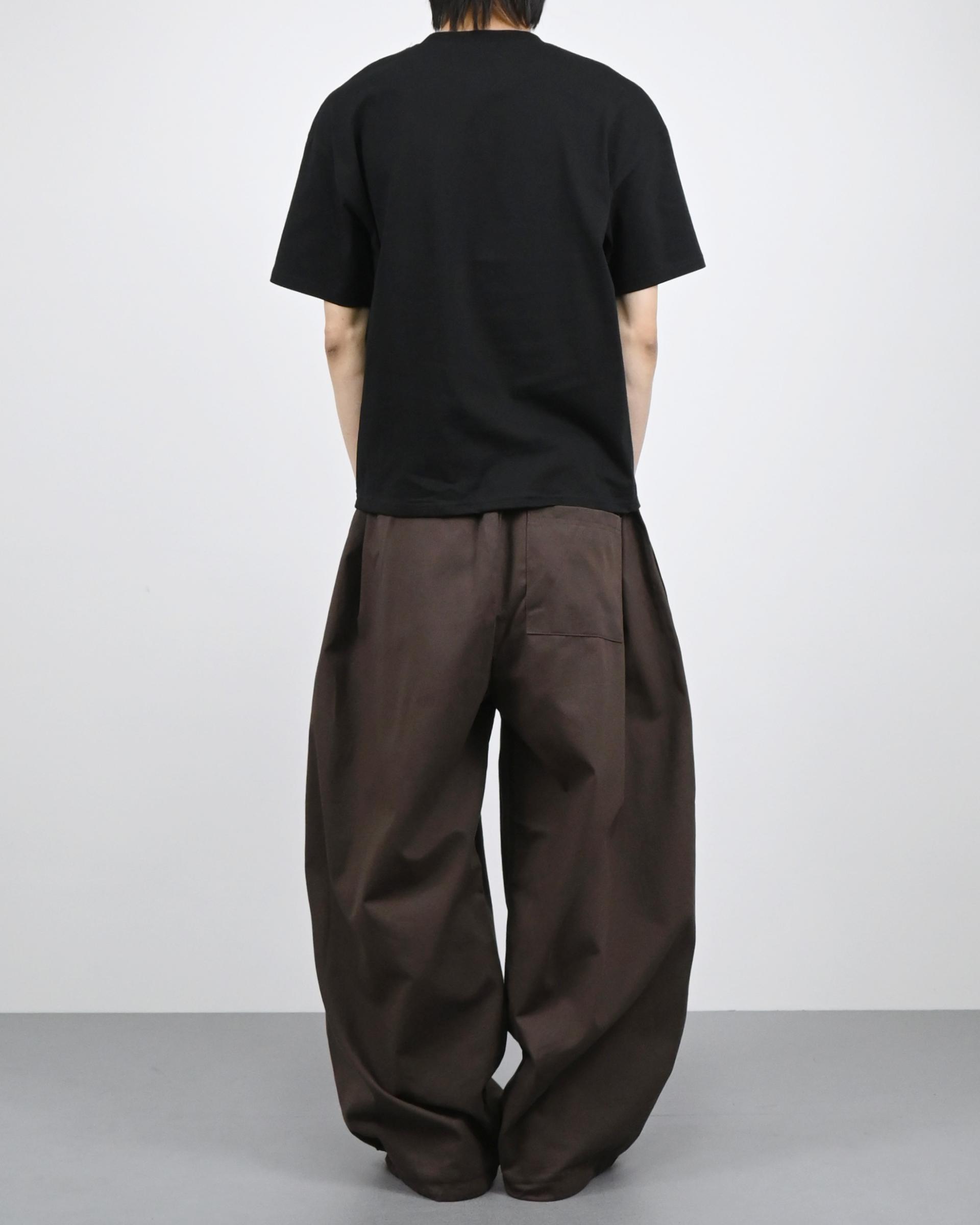 sturdy crop half-t-shirt