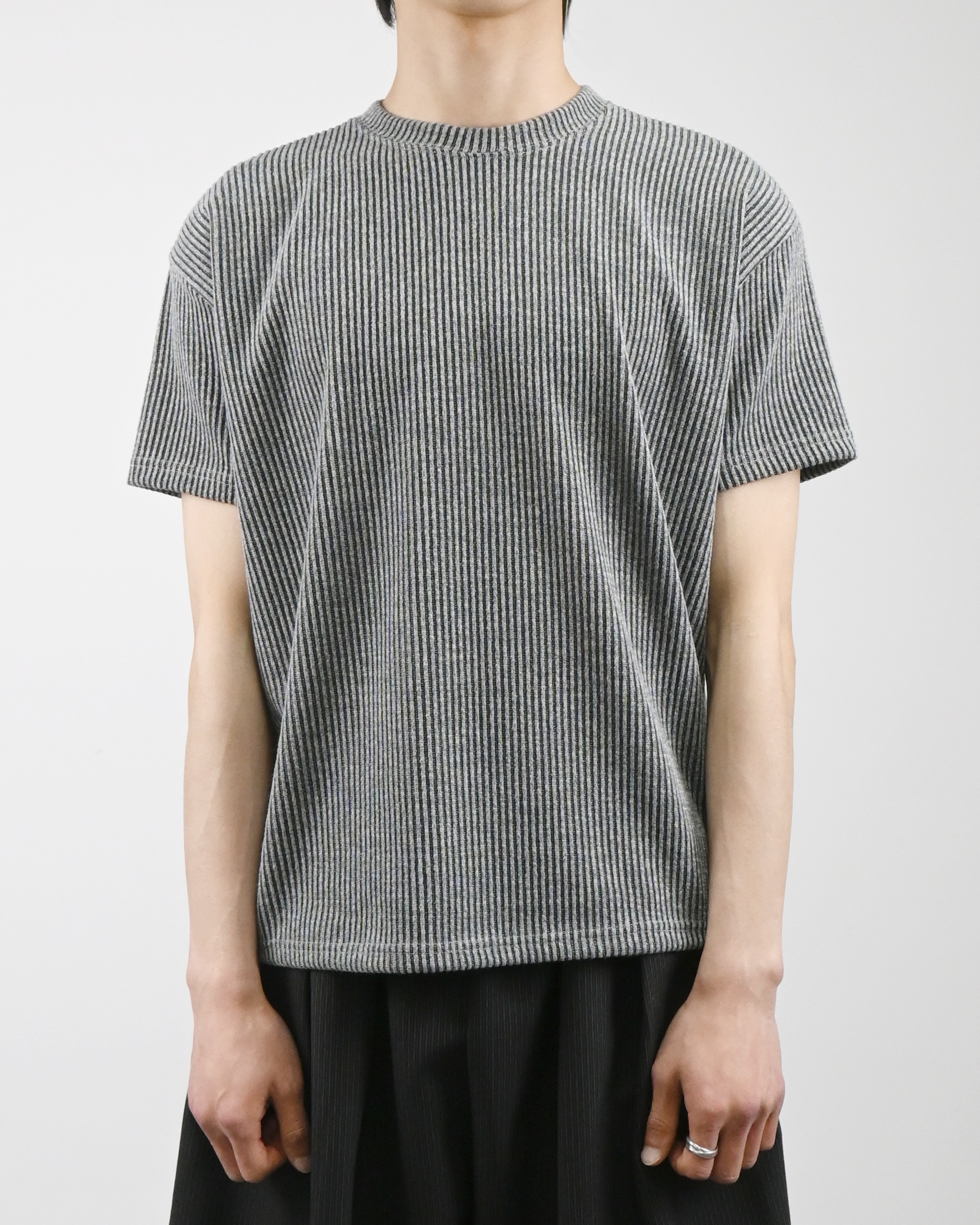 two tone ribbed half-t-shirt