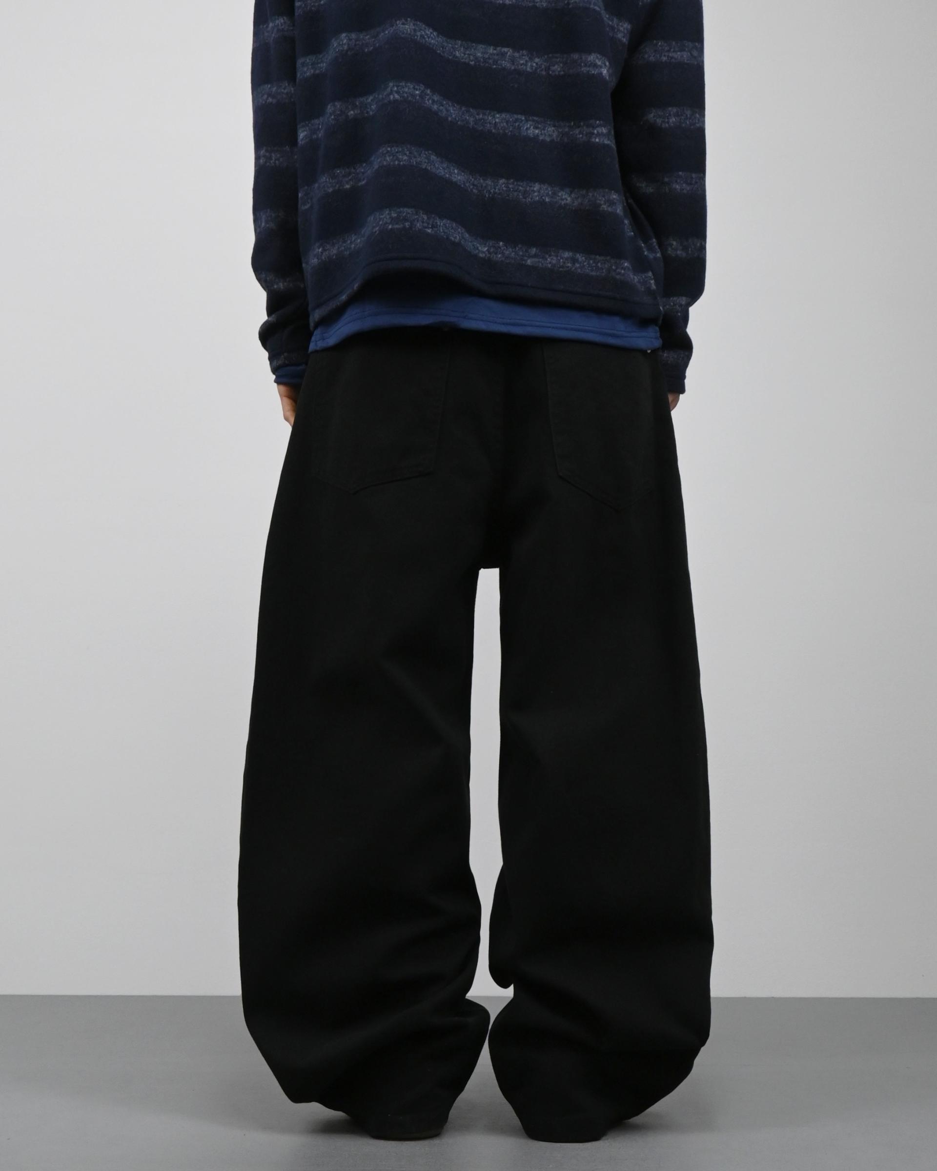 button curved cotton trousers