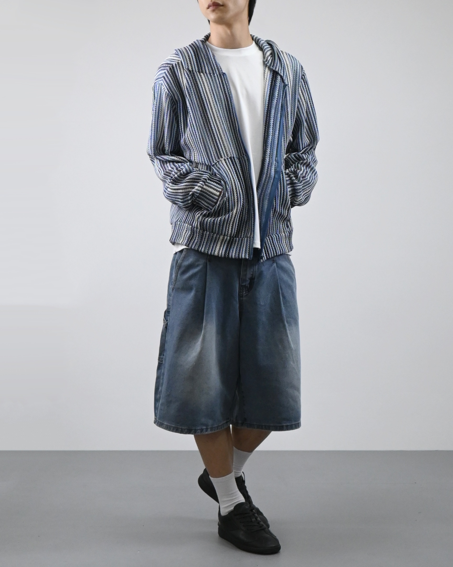 one tuck carpenter bermuda denim pants
