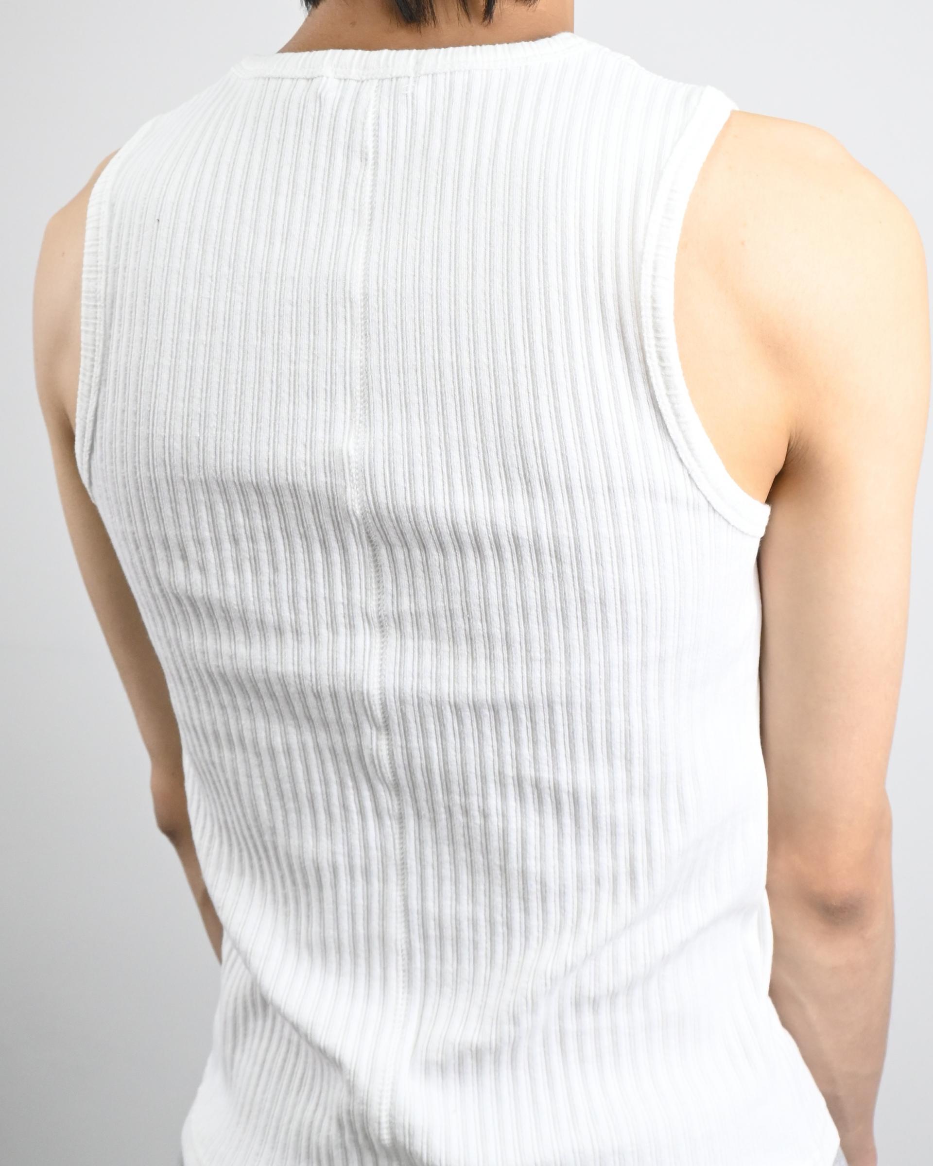 back incision ribbed vest