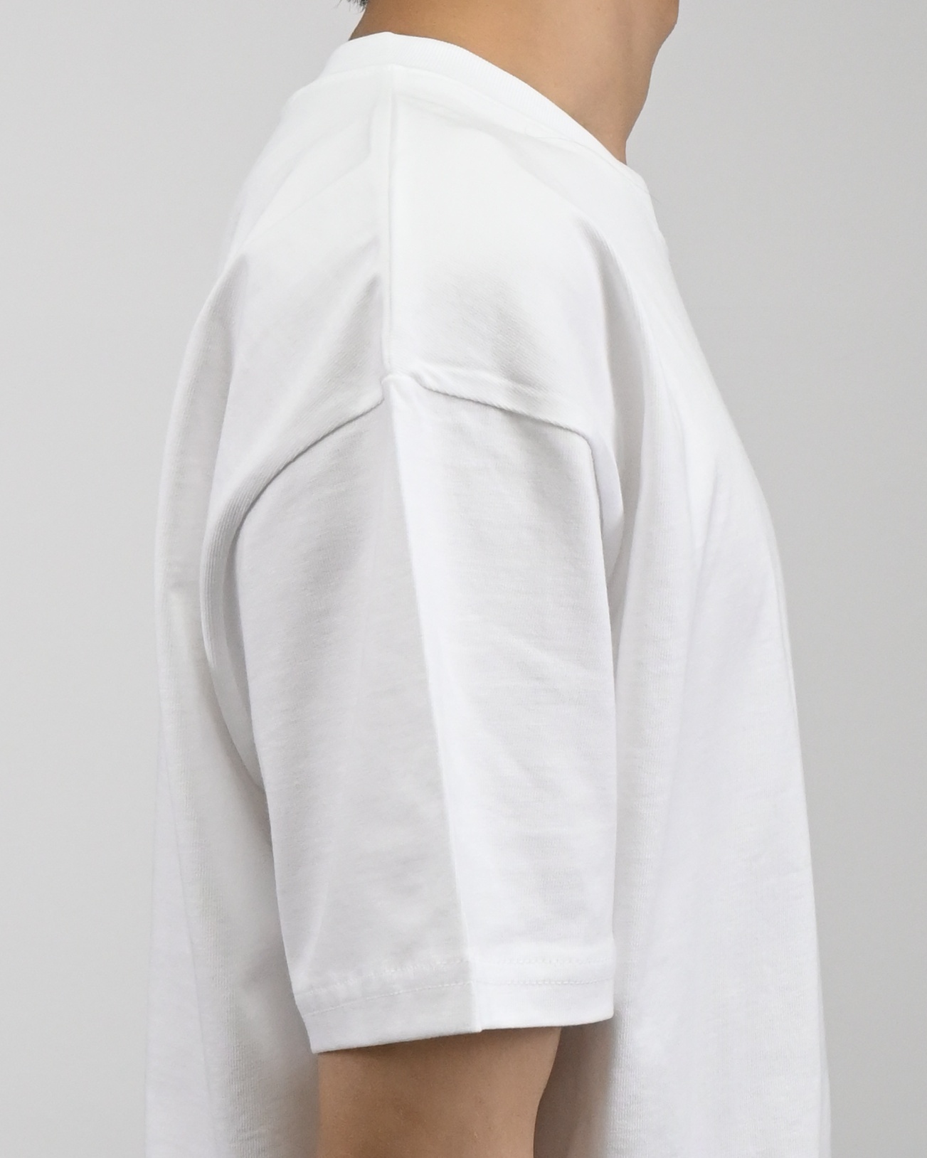 sturdy crop half-t-shirt