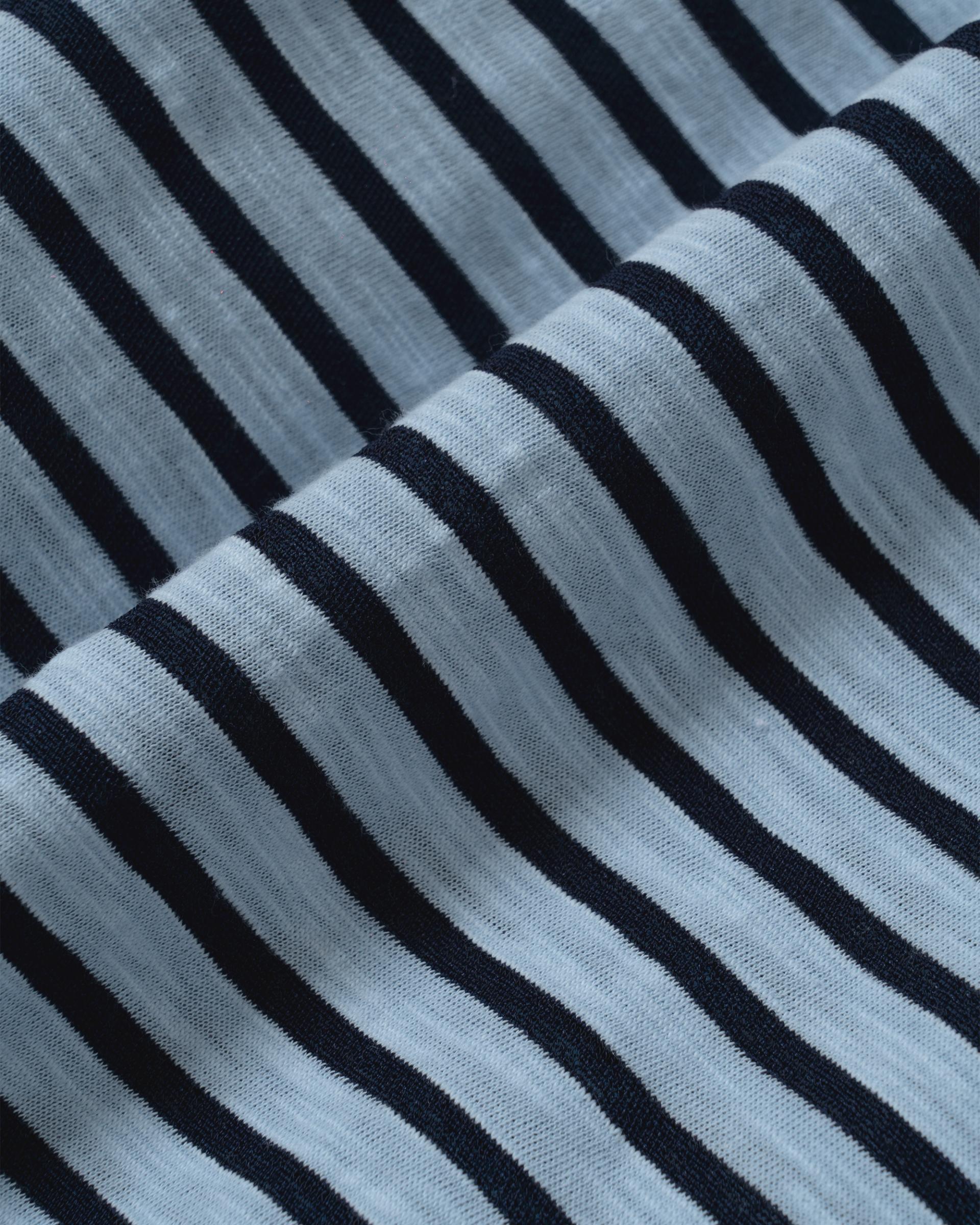 cutting stripe half t-shirt