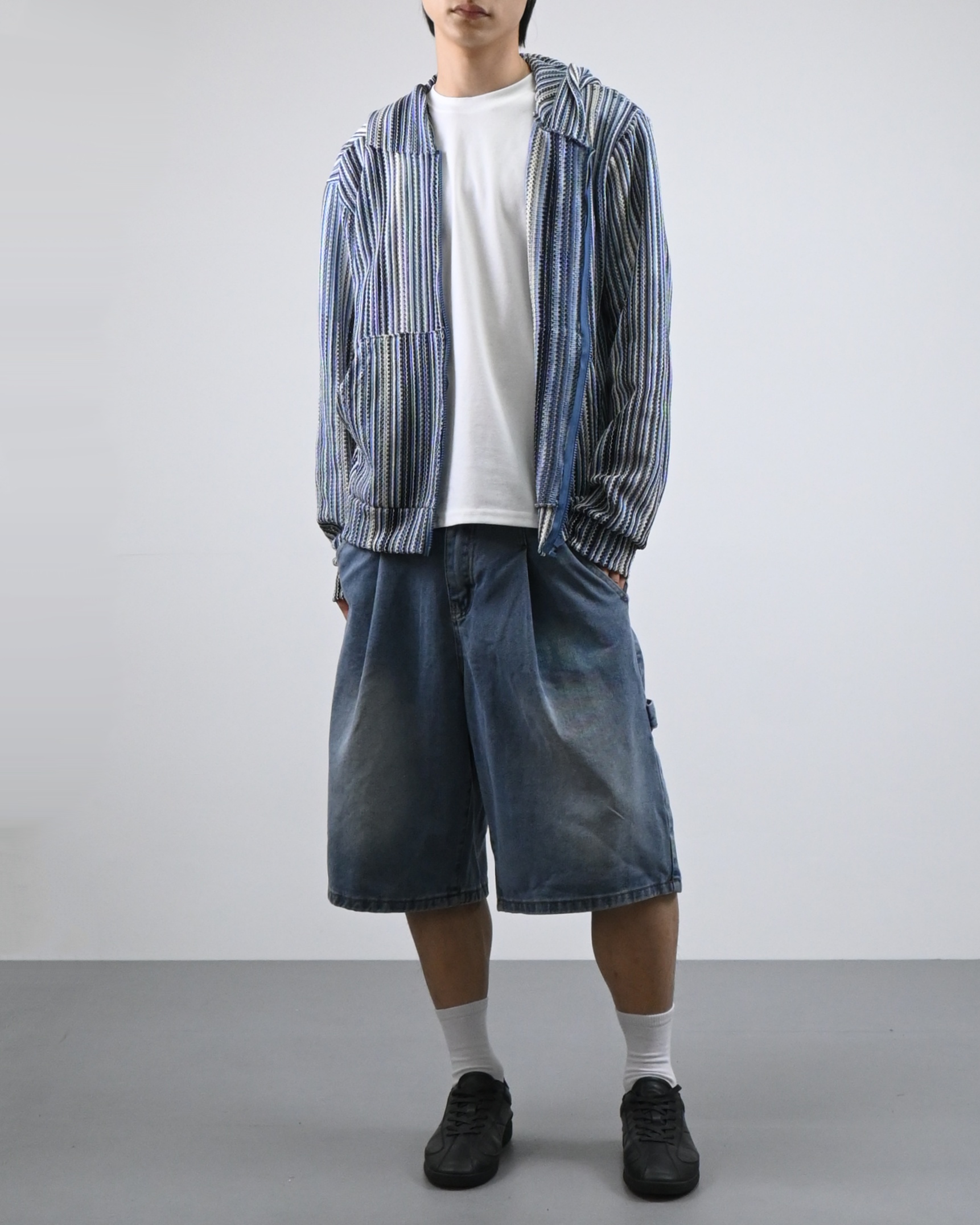 one tuck carpenter bermuda denim pants