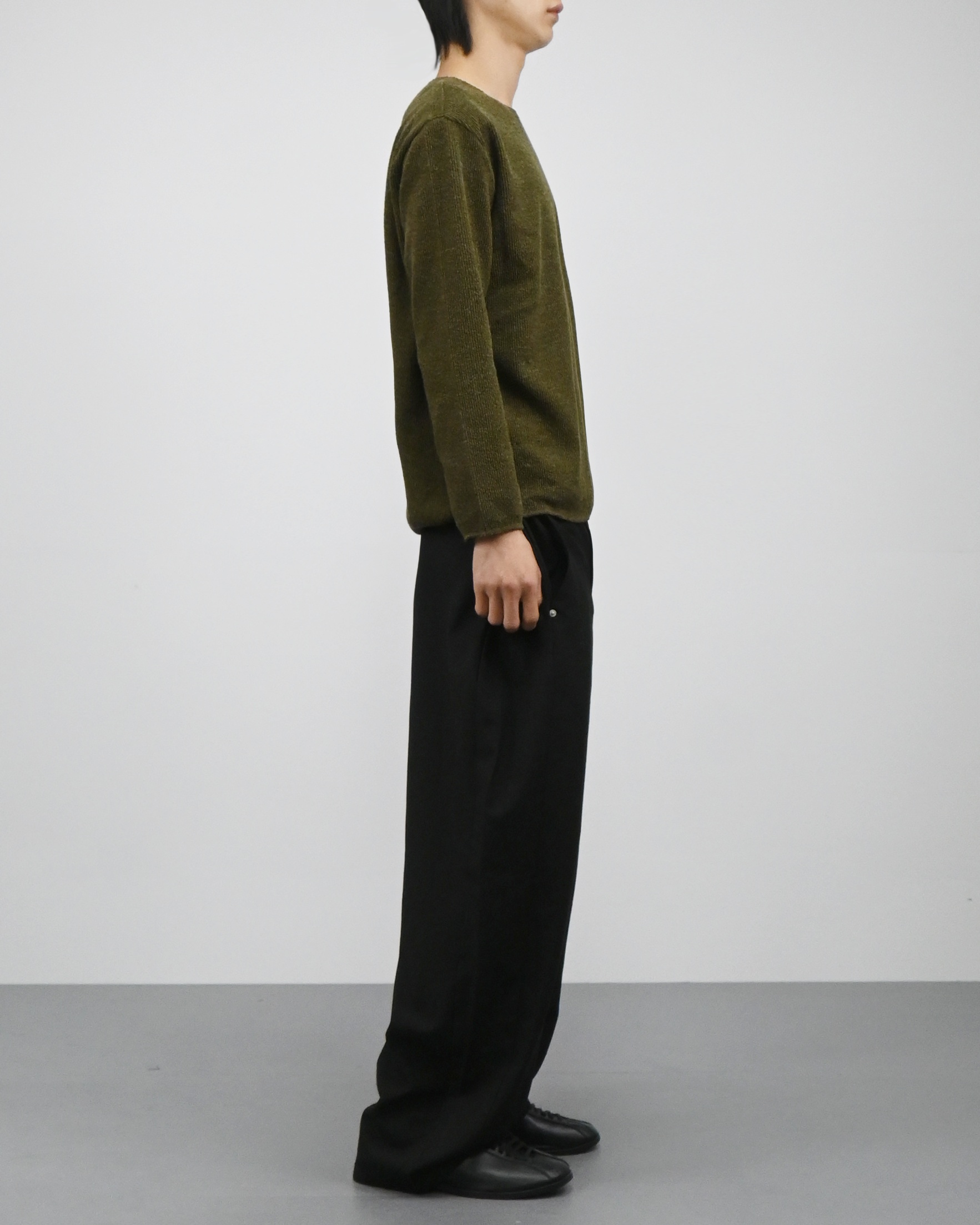 rivet side tuck slacks