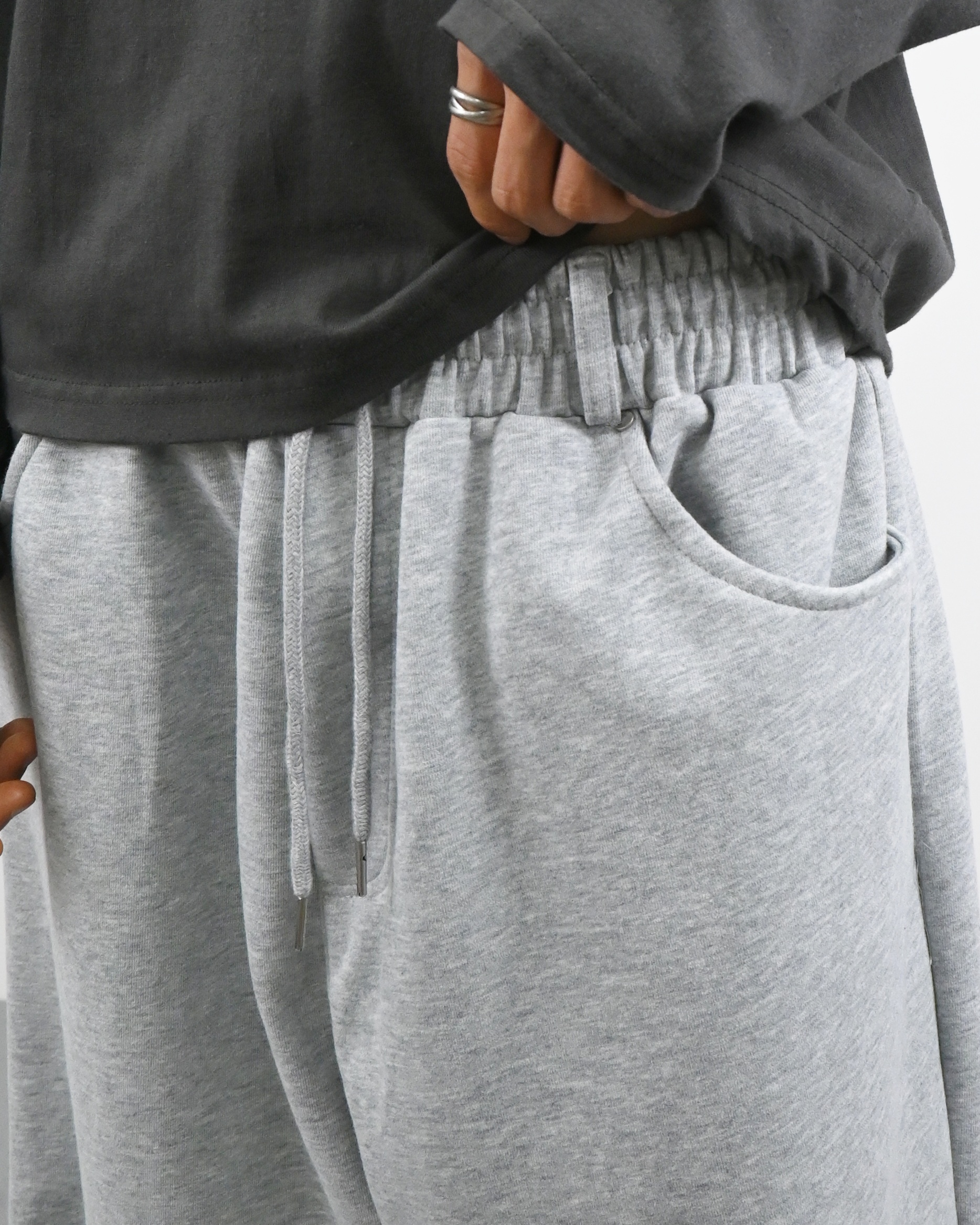 rivet dart sweatpants