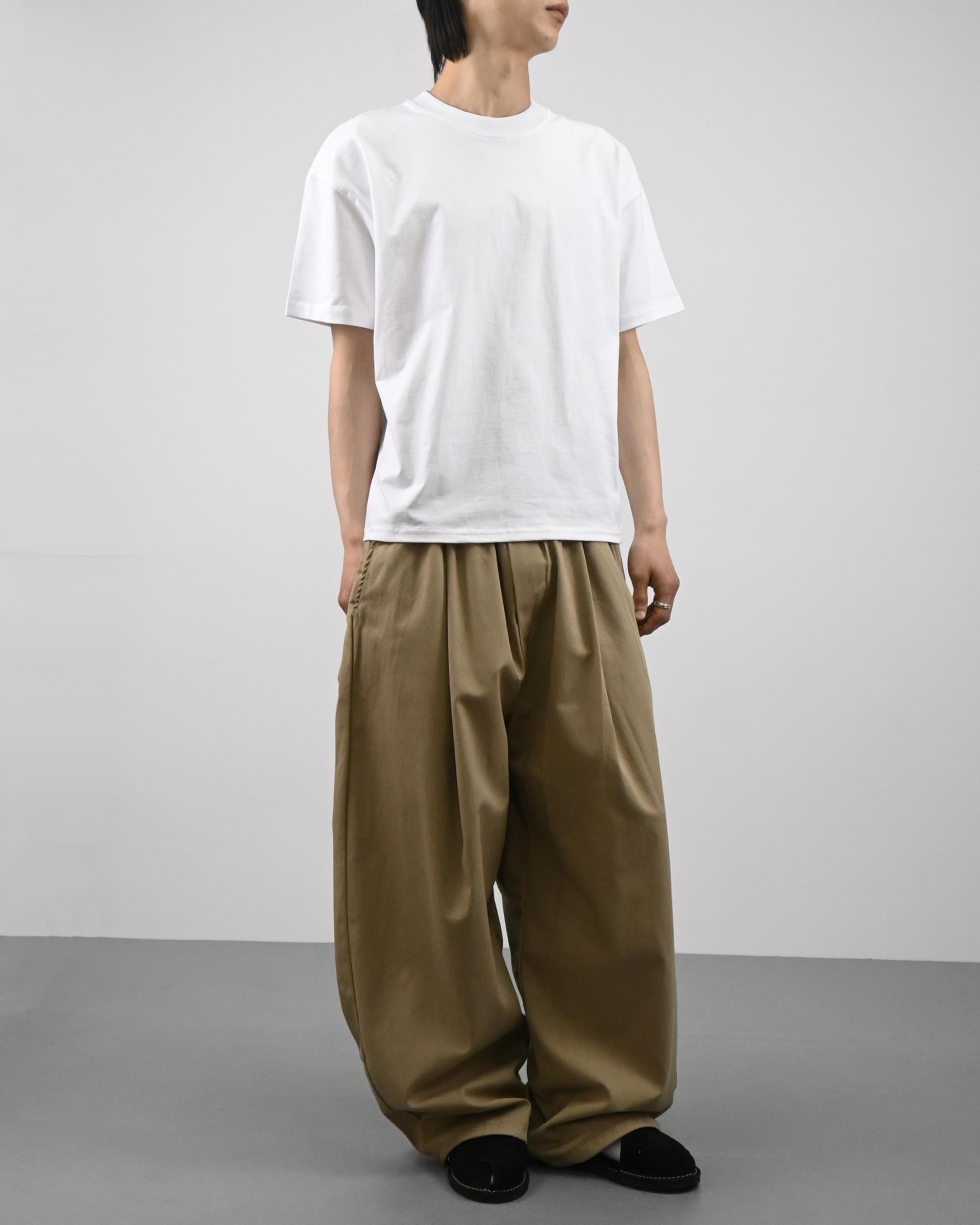 sturdy crop half-t-shirt