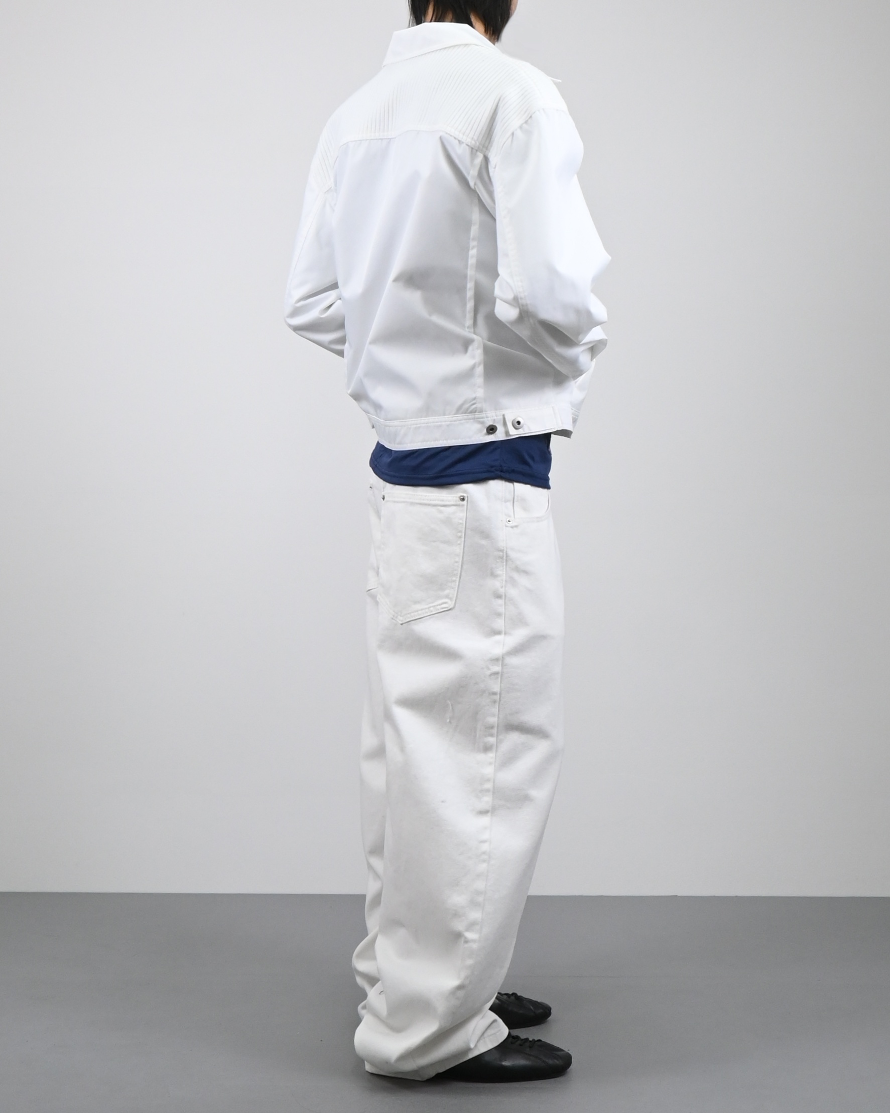 button curved cotton trousers