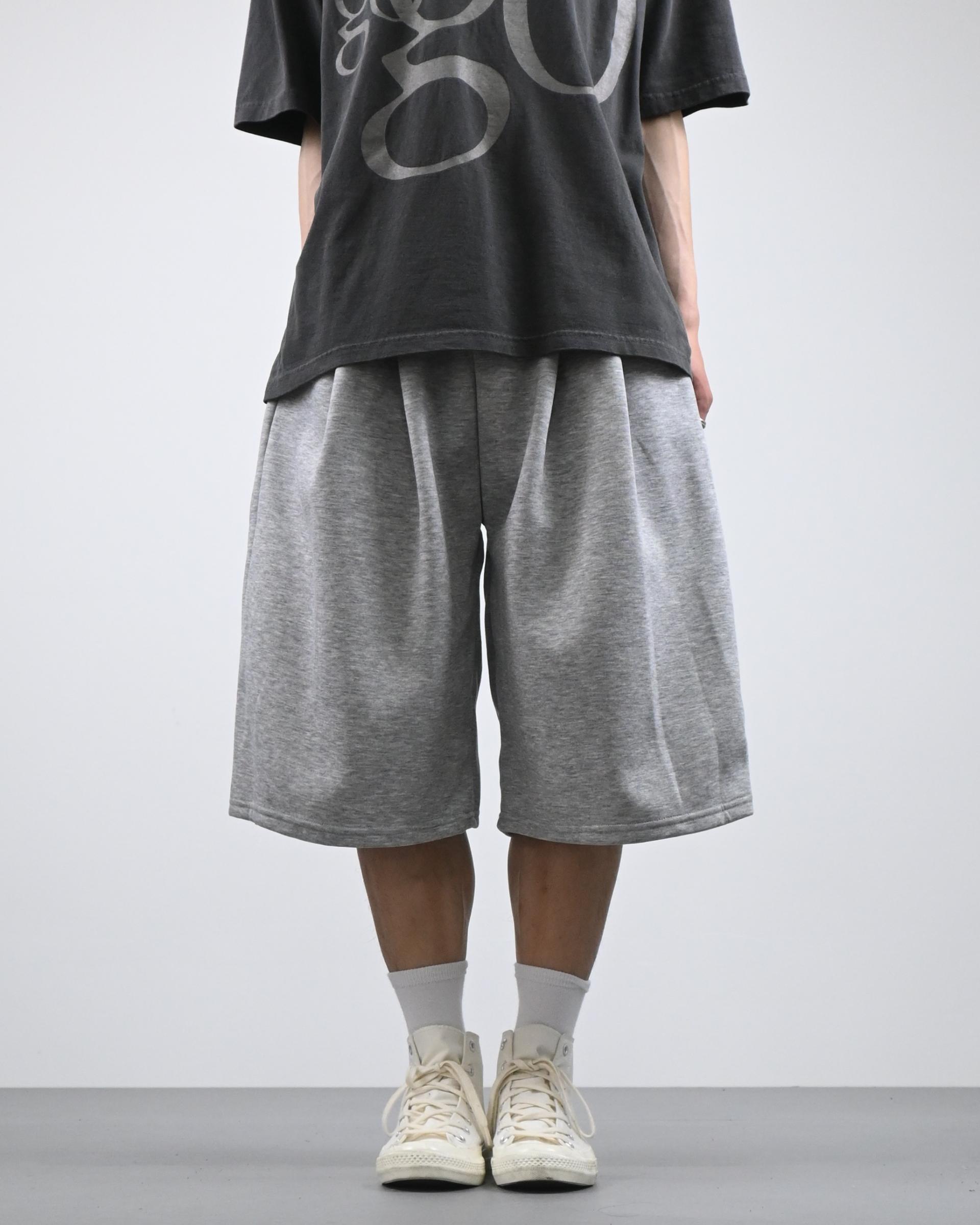two tuck bermuda sweatpants