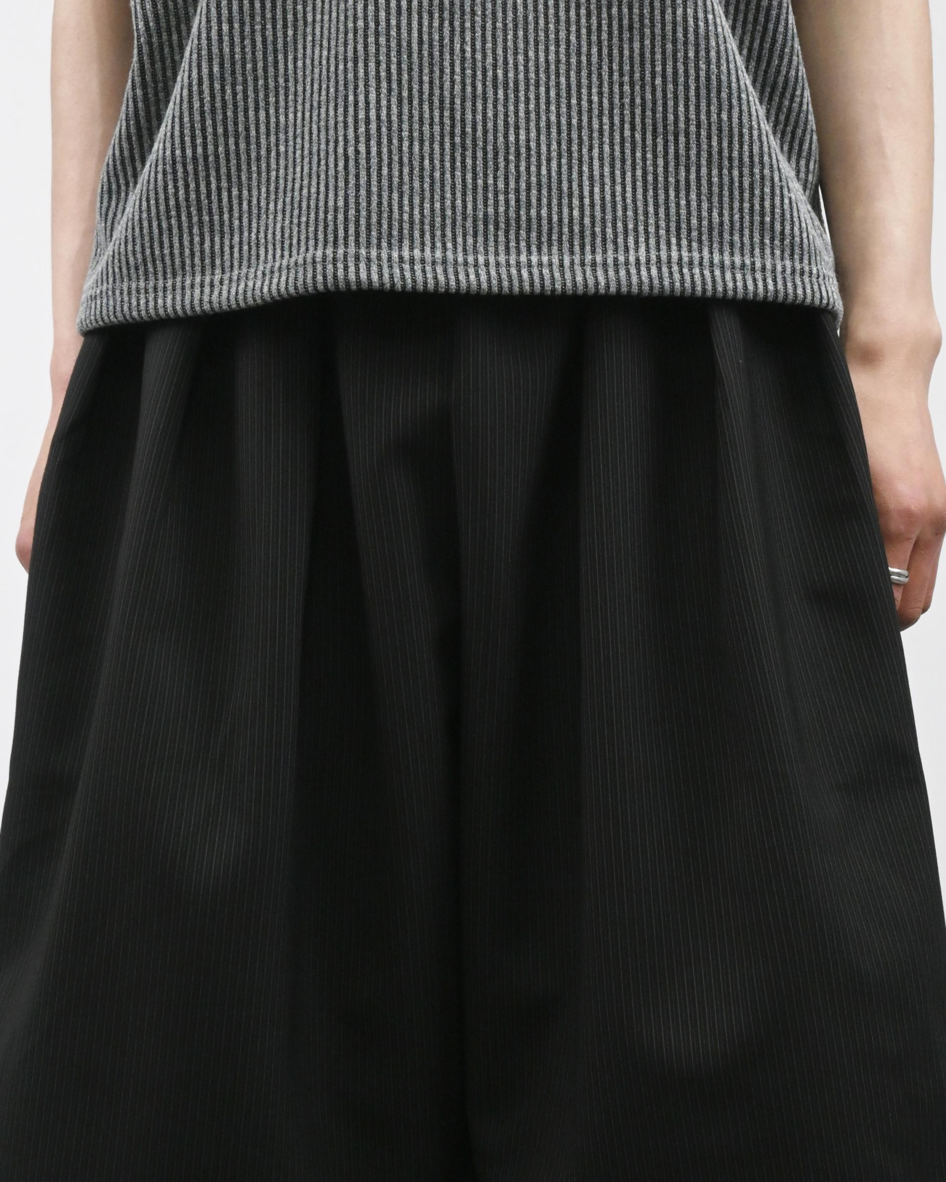 three tuck stripe bermuda slacks