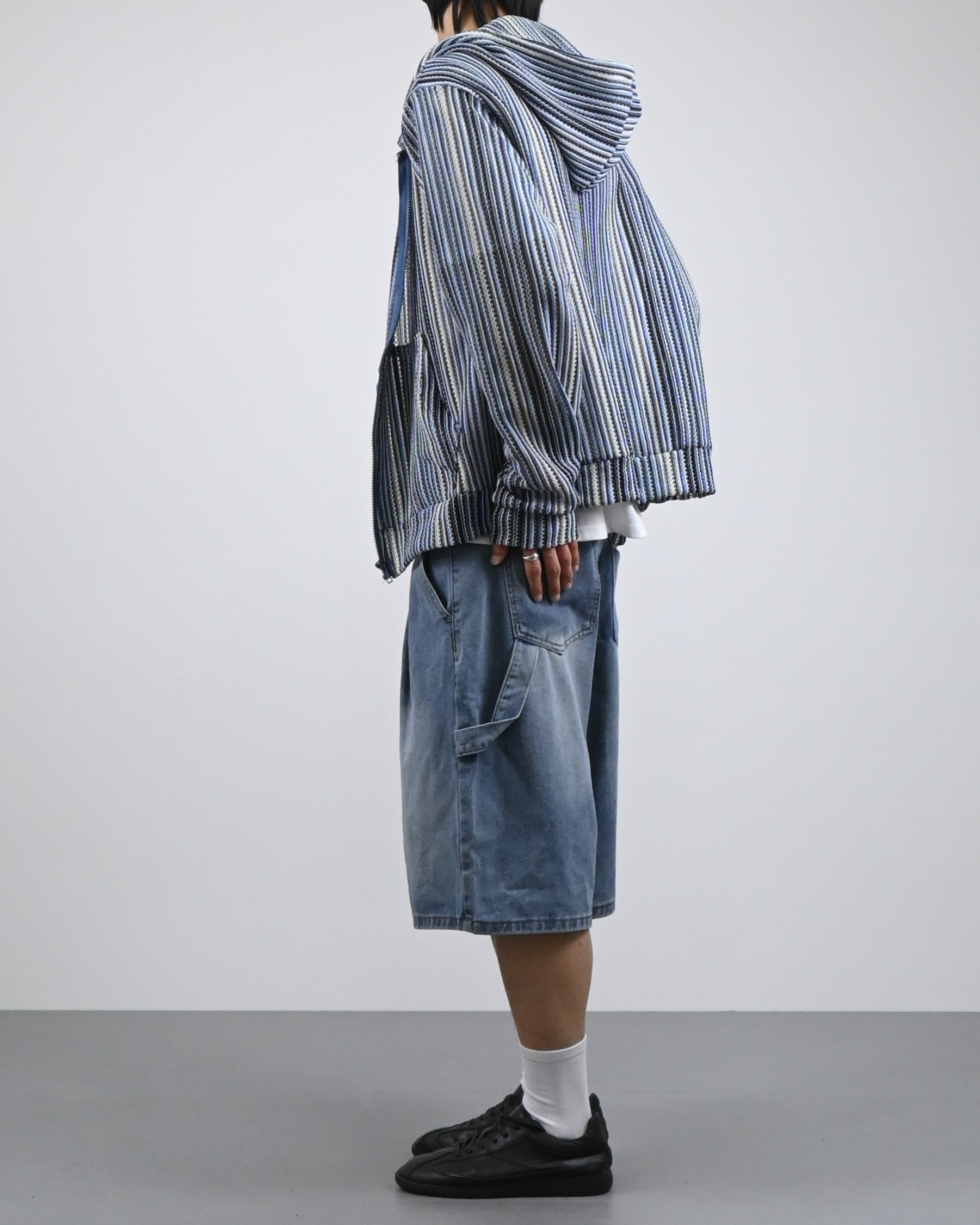 one tuck carpenter bermuda denim pants