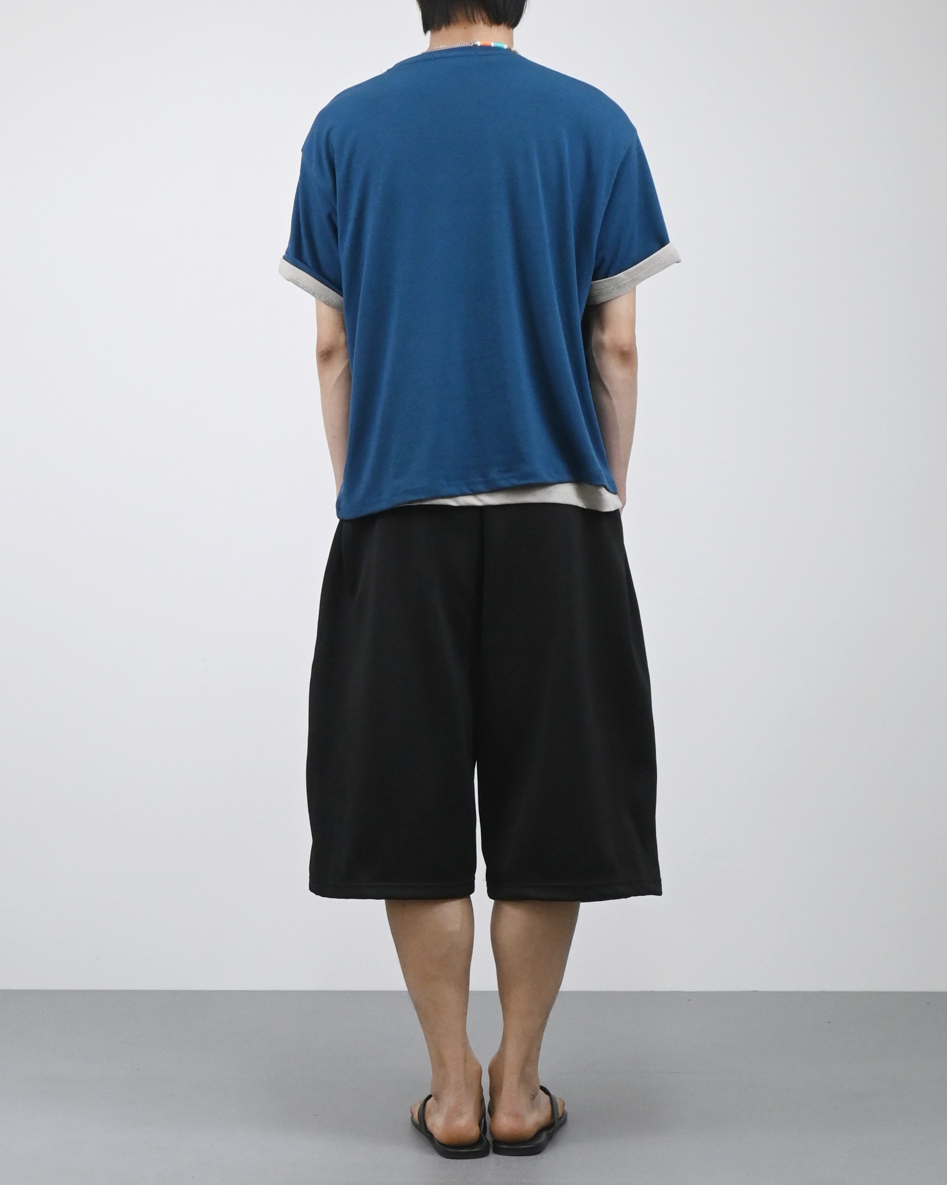two tuck bermuda sweatpants