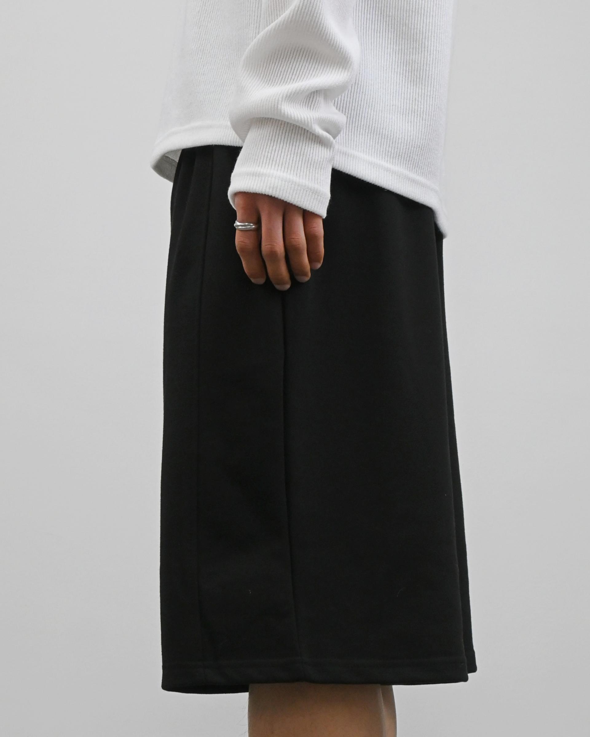 line bermuda sweatpants