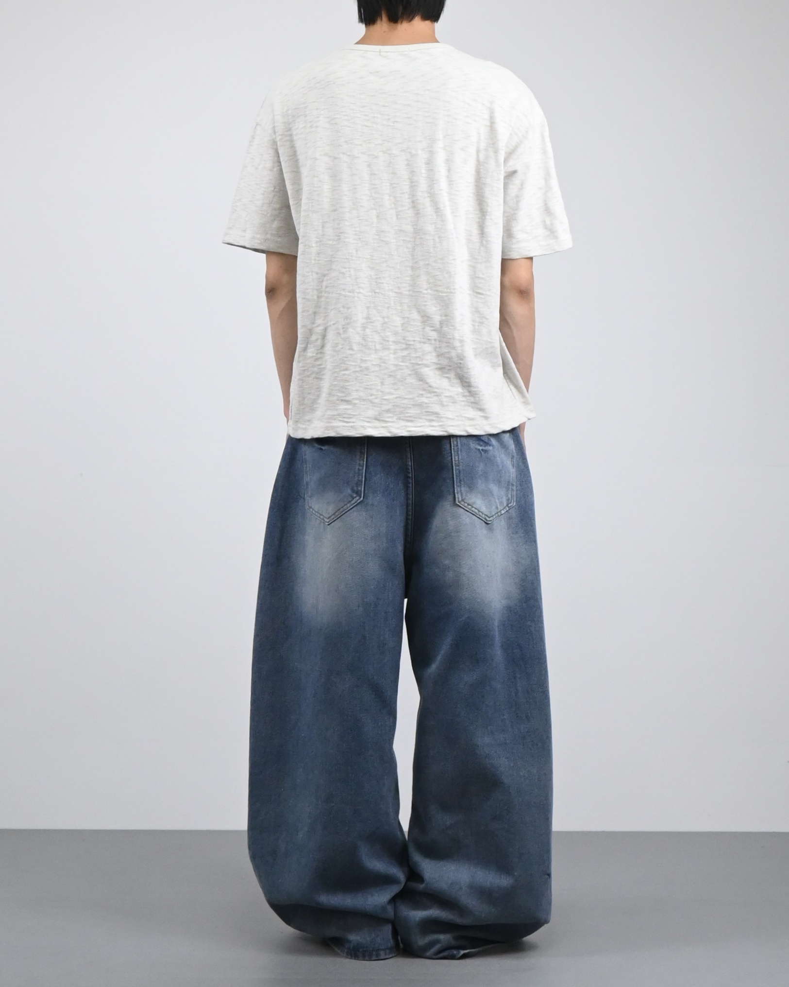 cat washing damage denim pants