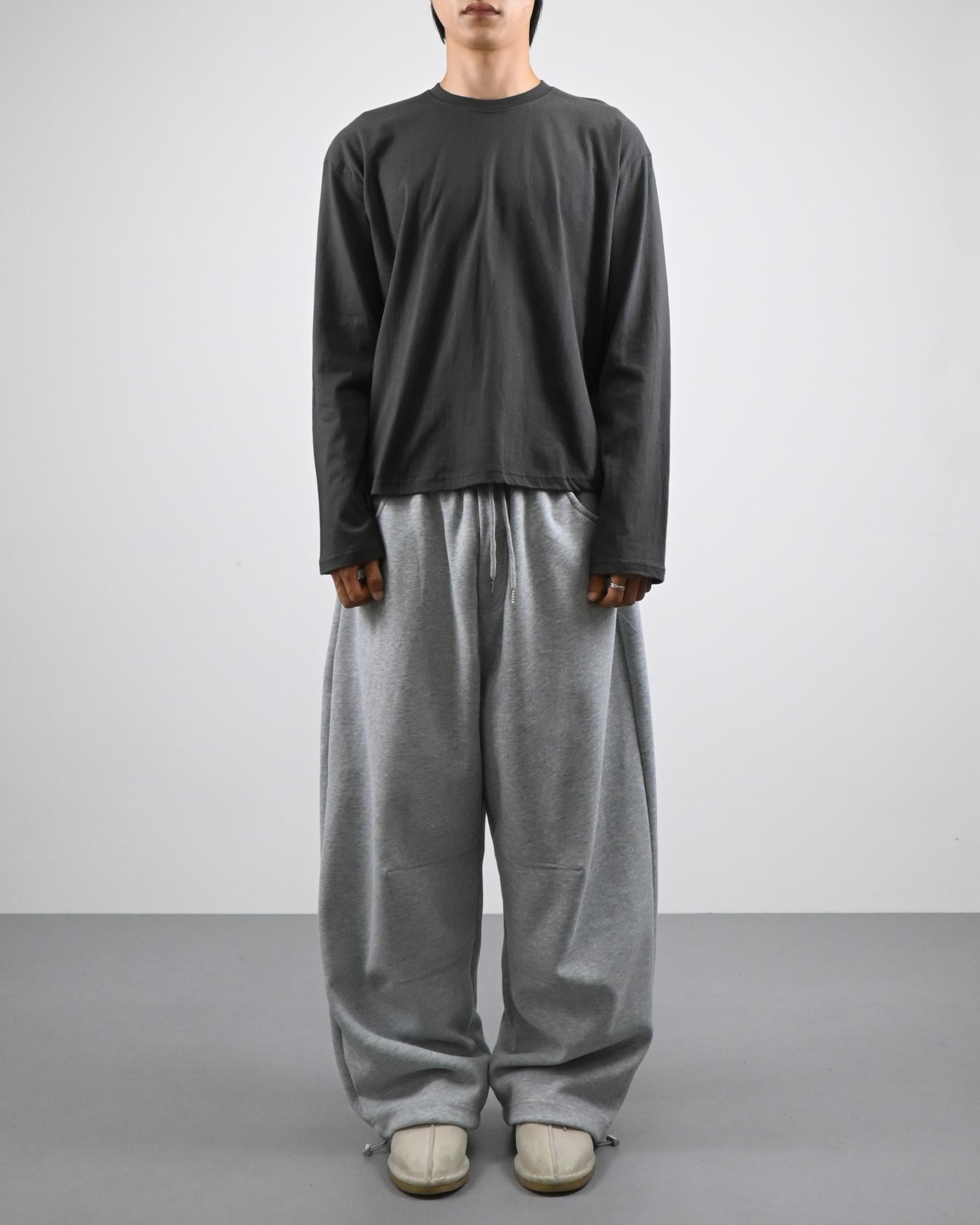 rivet dart sweatpants