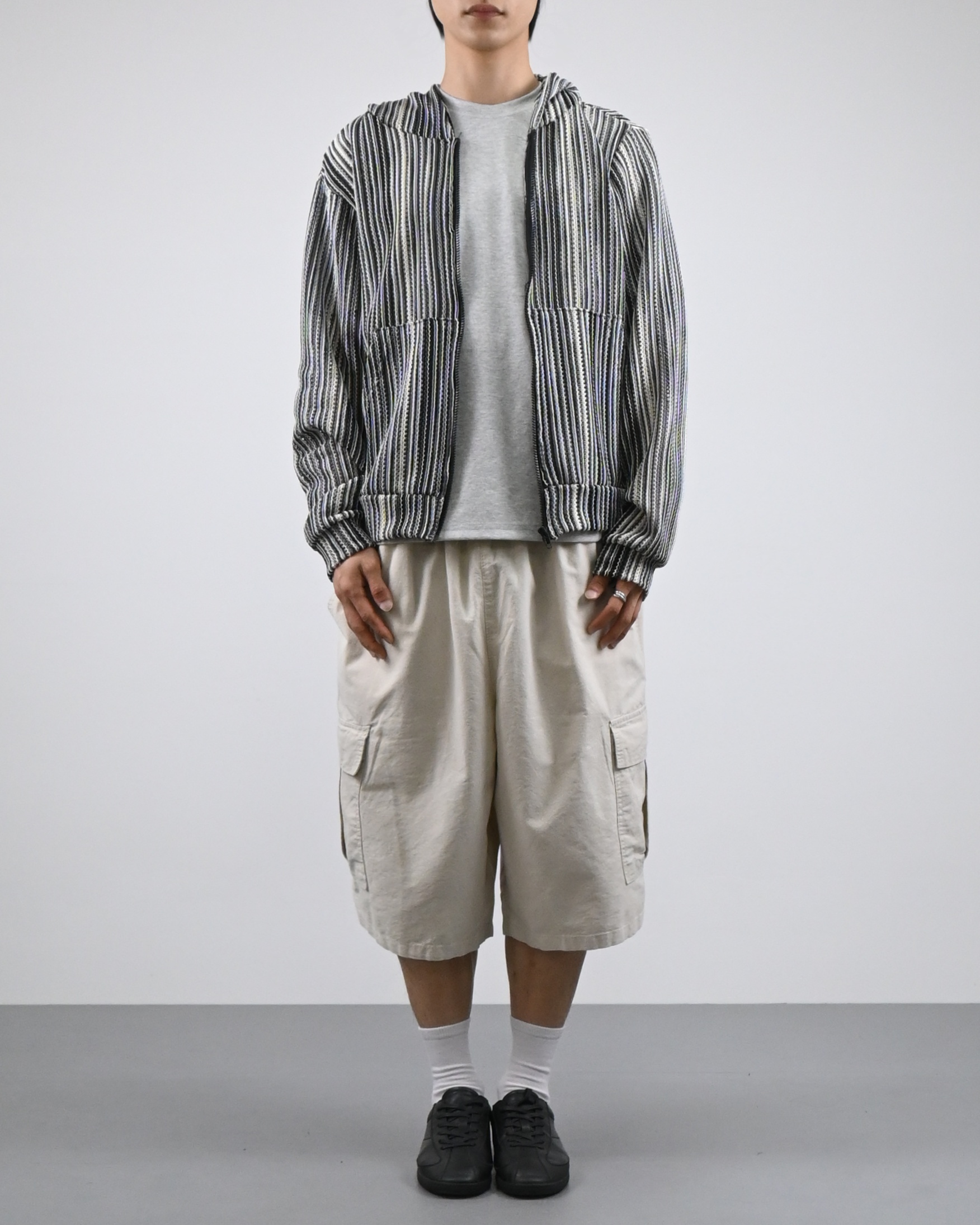 stripe punching hood zip-up