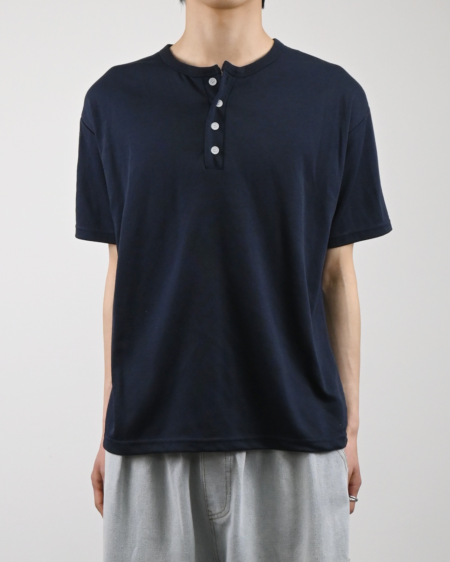 chalant henry neck half t-shirt