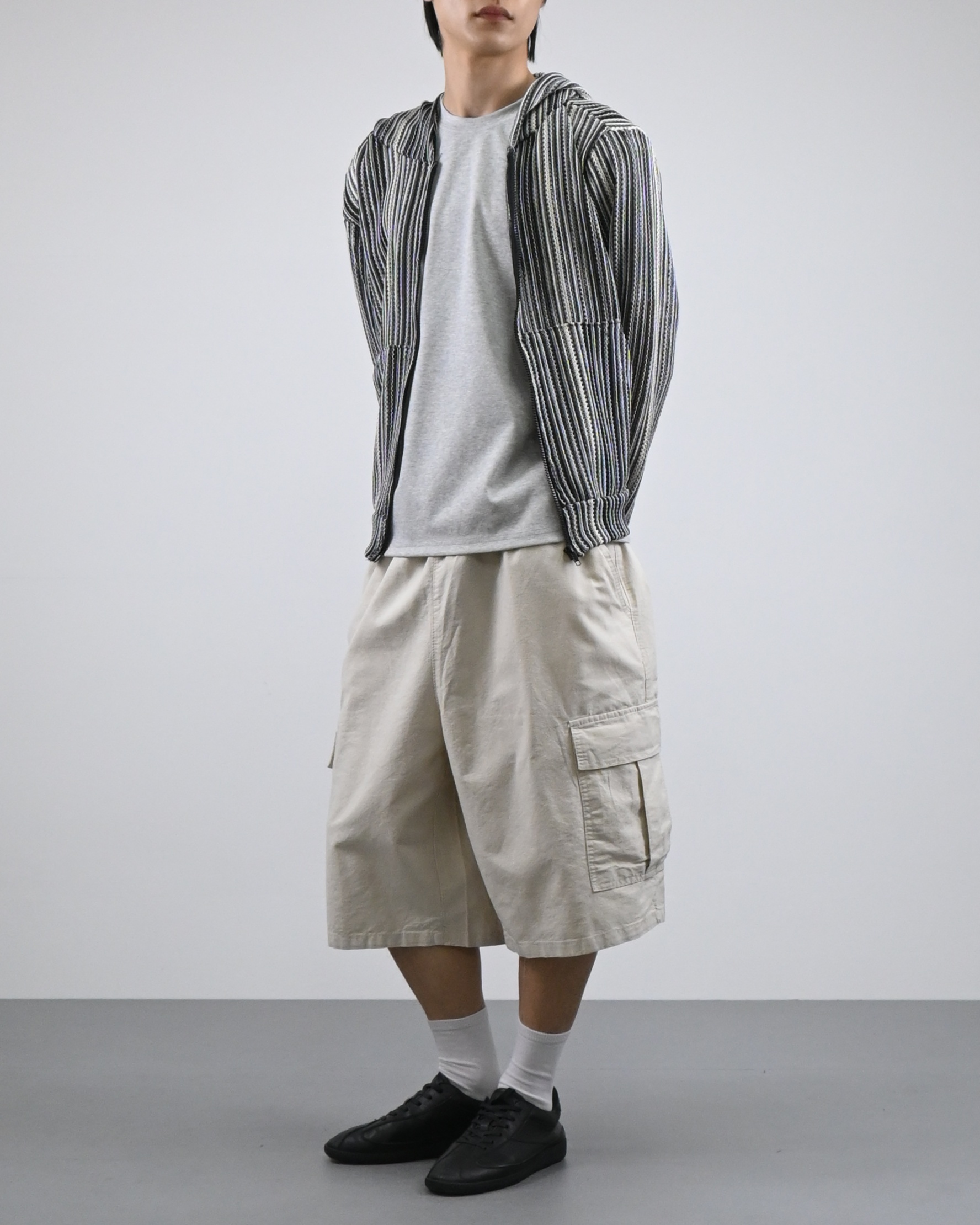 stripe punching hood zip-up