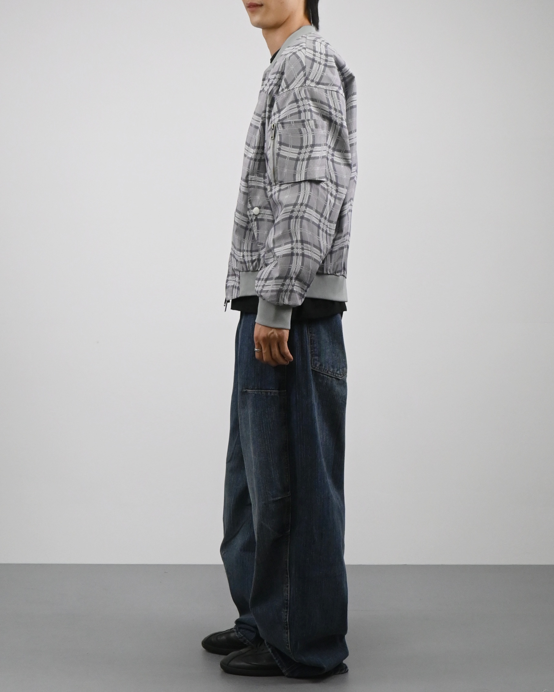 pin slub curved denim pants