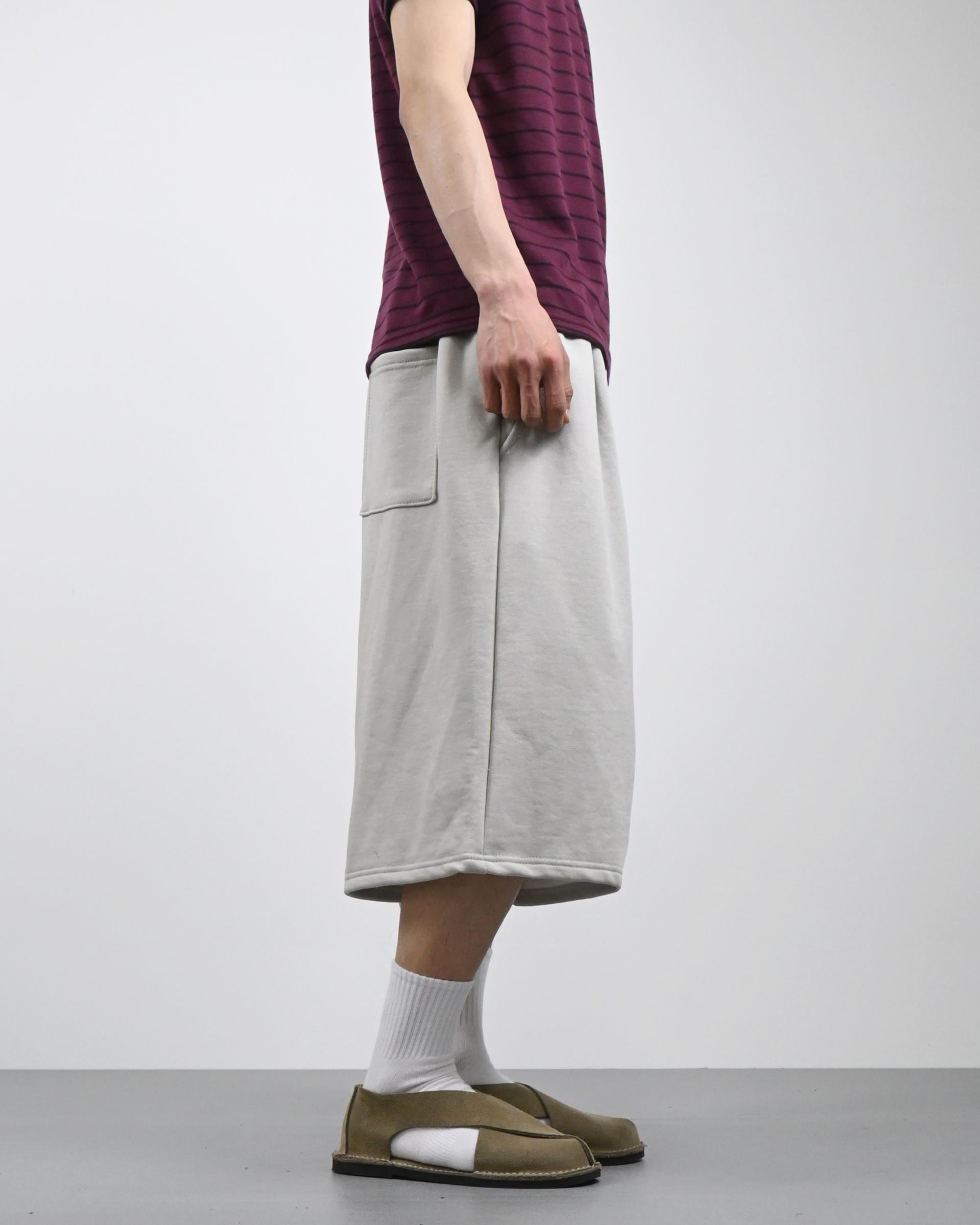 one tuck pigment bermuda sweatpants