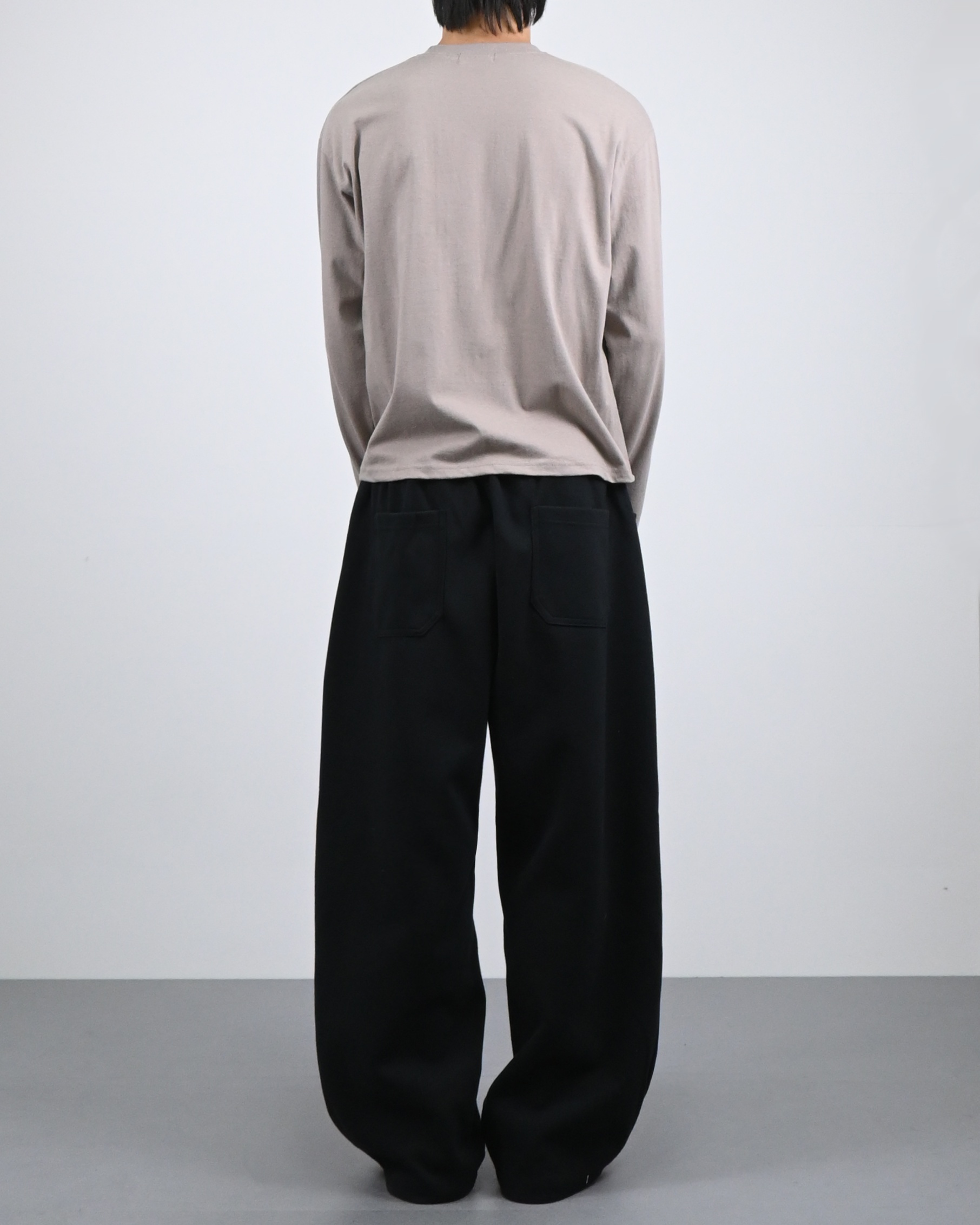 rivet dart sweatpants