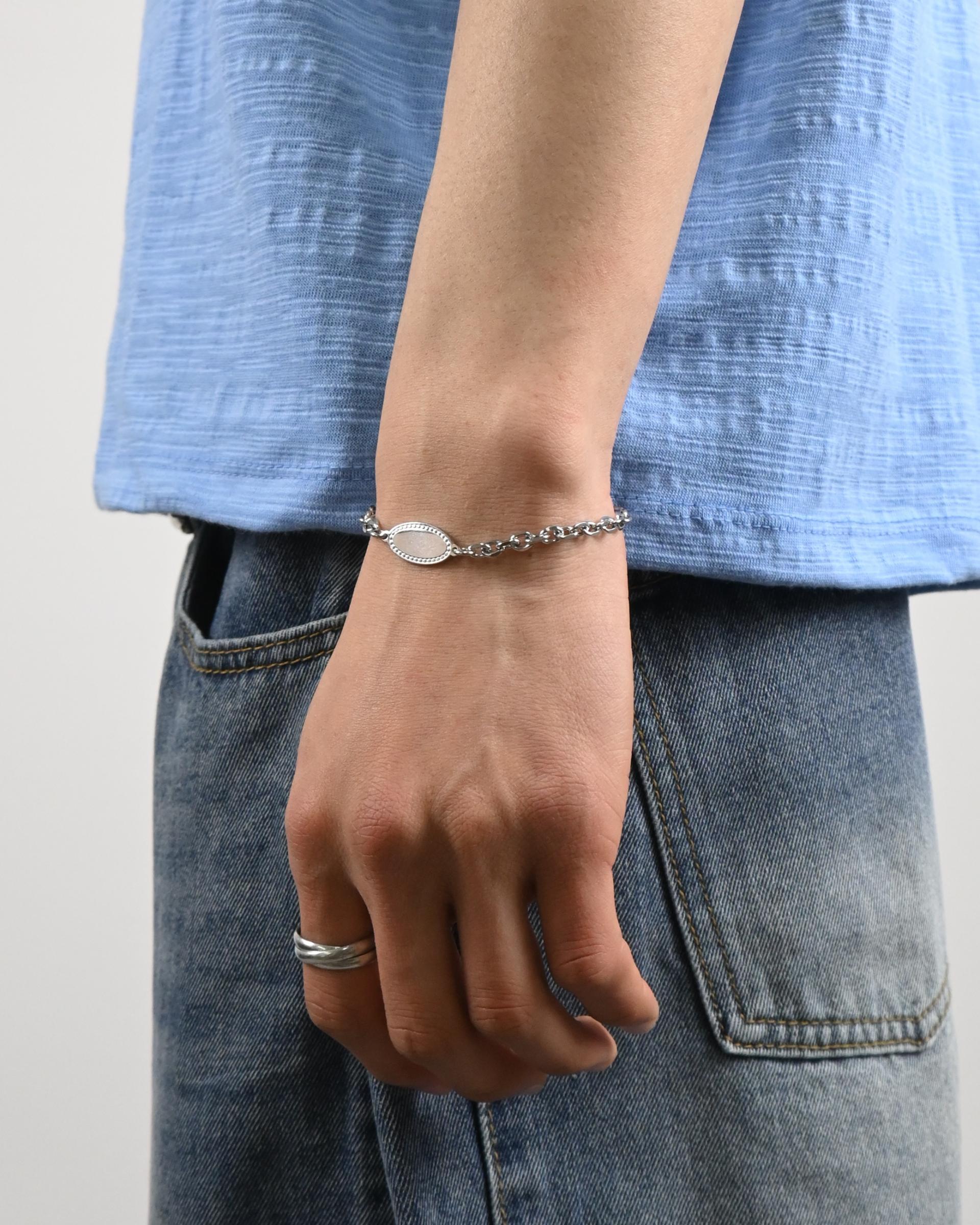 an oval chain bracelet