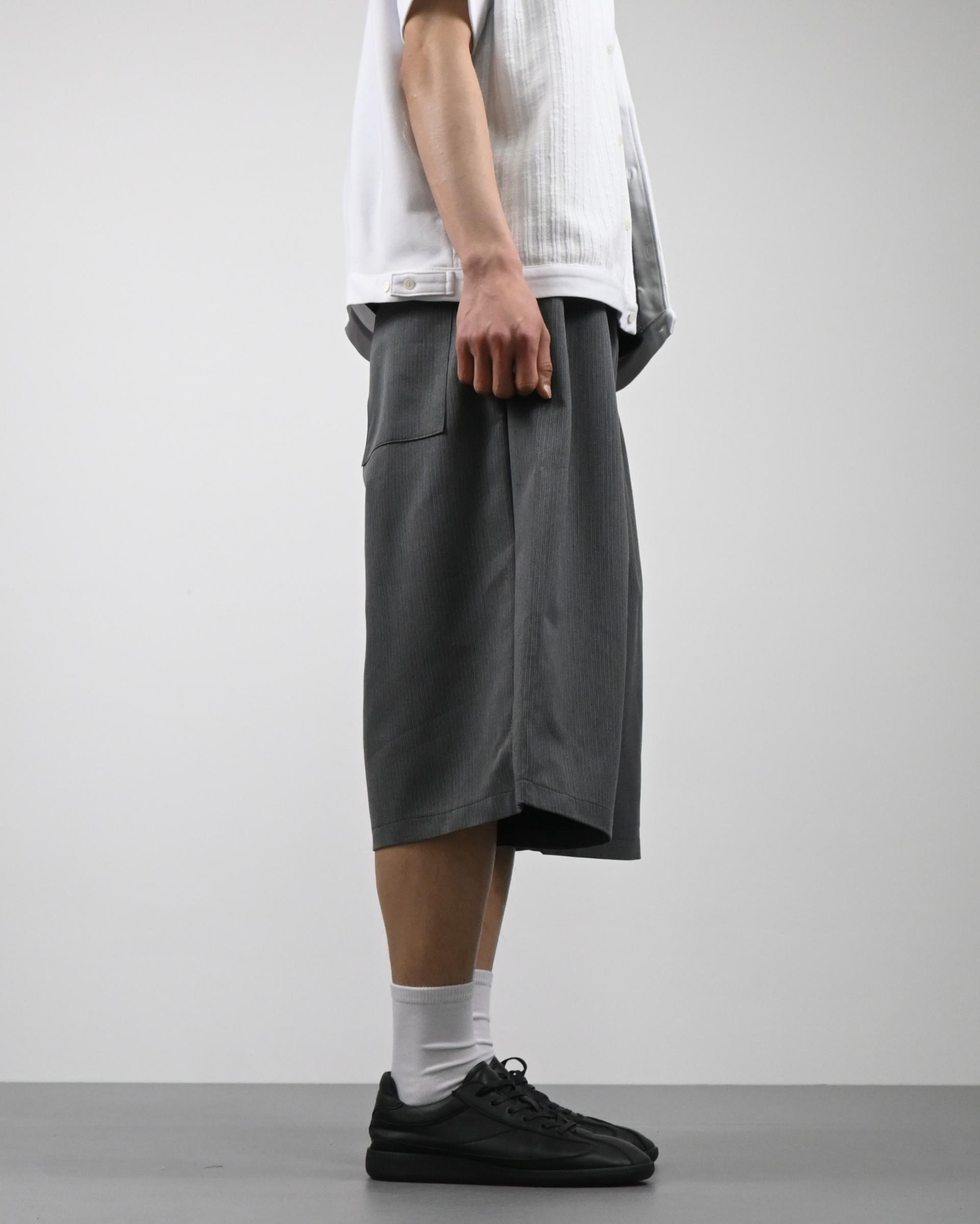 three tuck stripe bermuda slacks