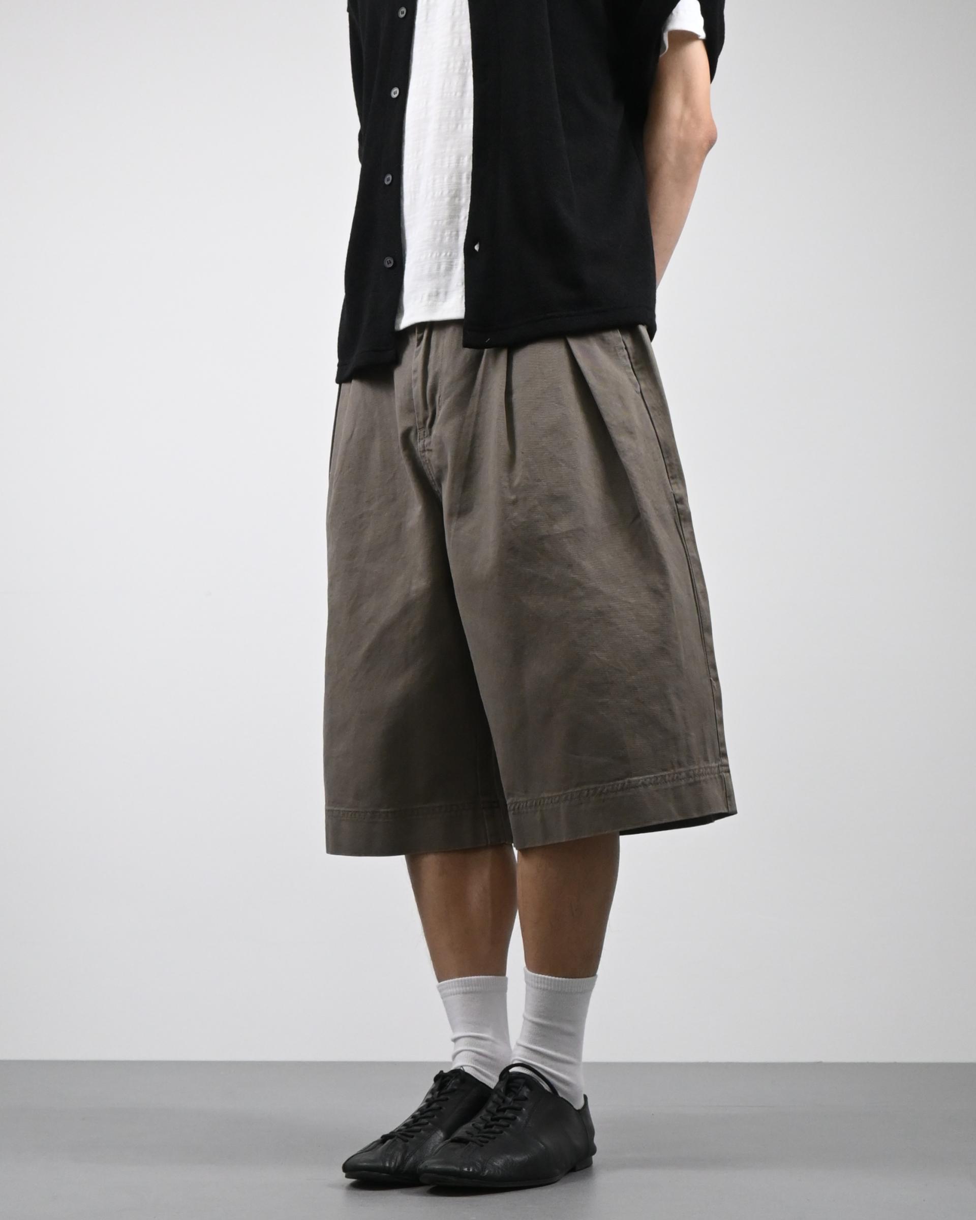 pigment two tuck bermuda cotton pants