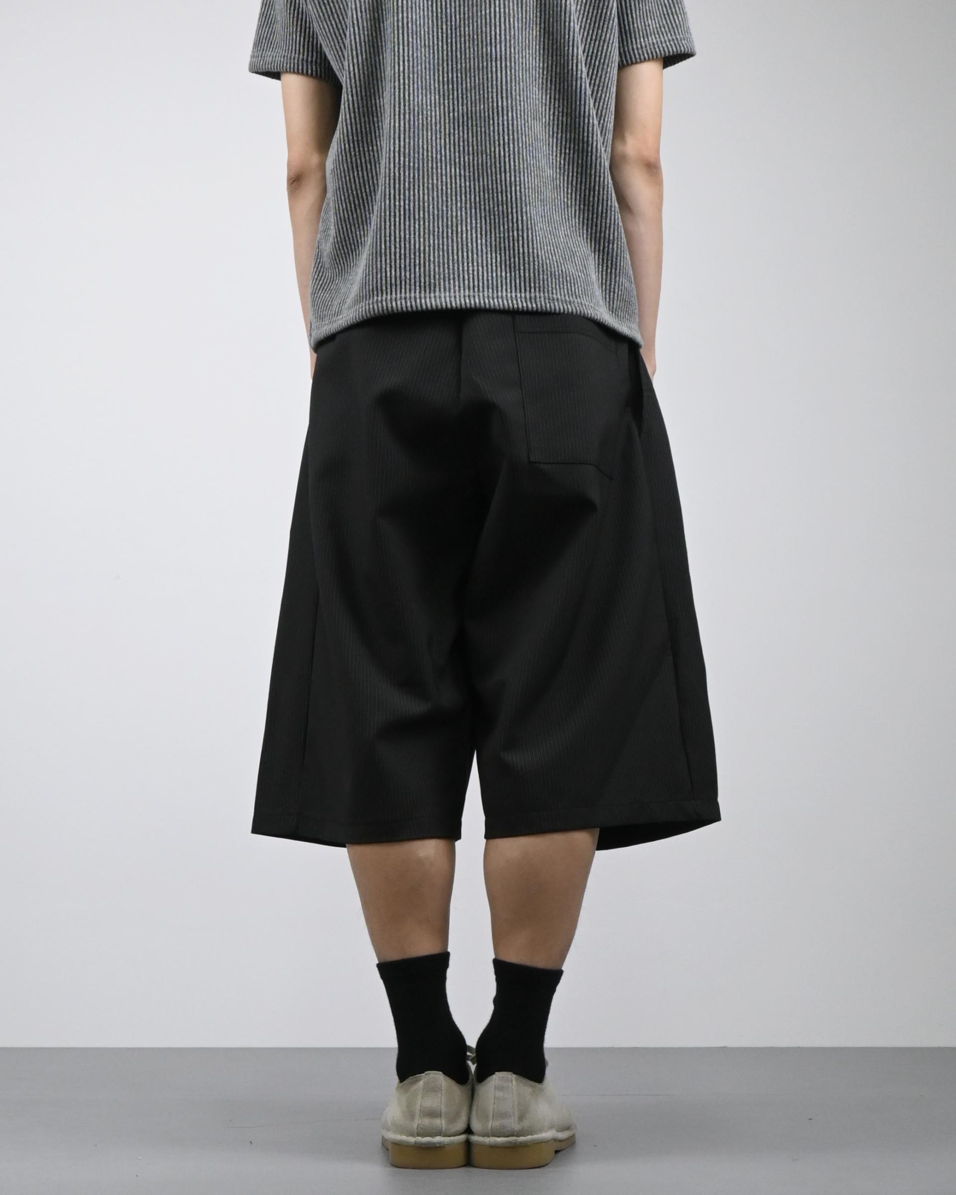 three tuck stripe bermuda slacks