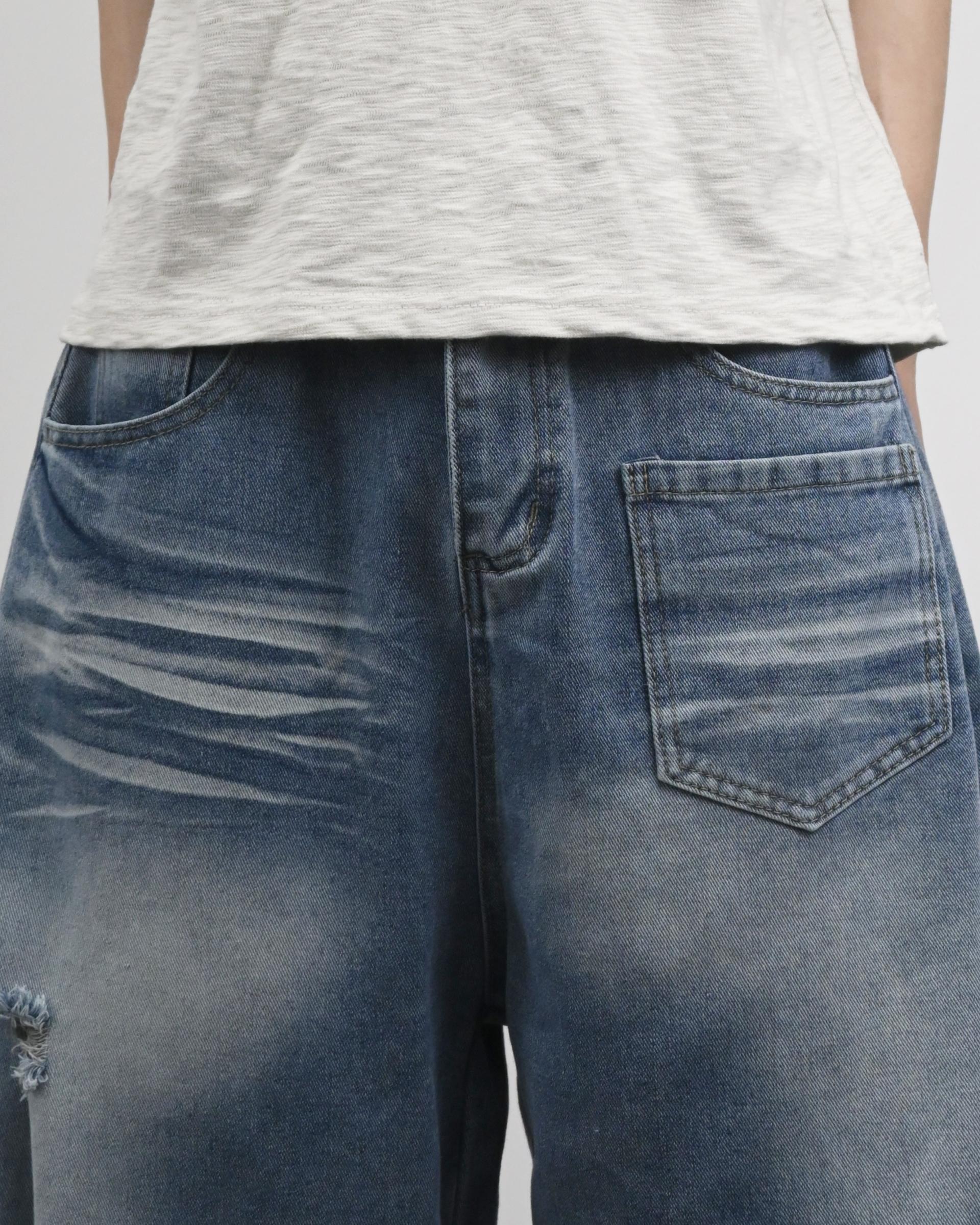 cat washing damage denim pants