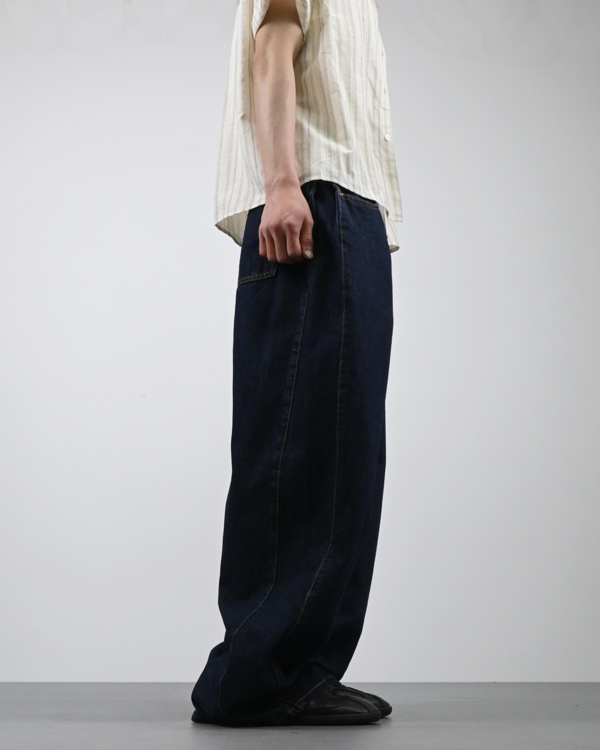 side slit curved denim pants