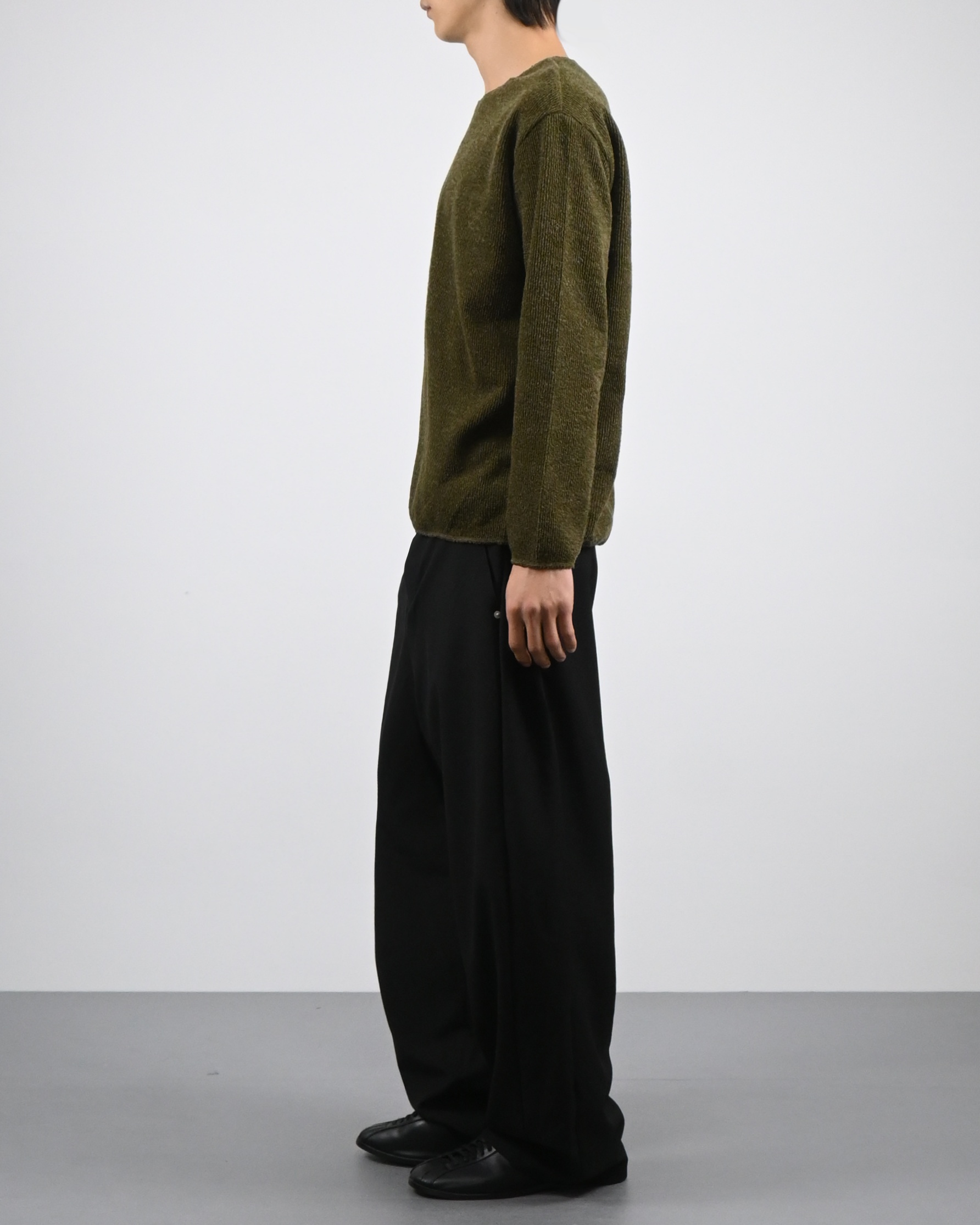 cut wide round neck t-shirt