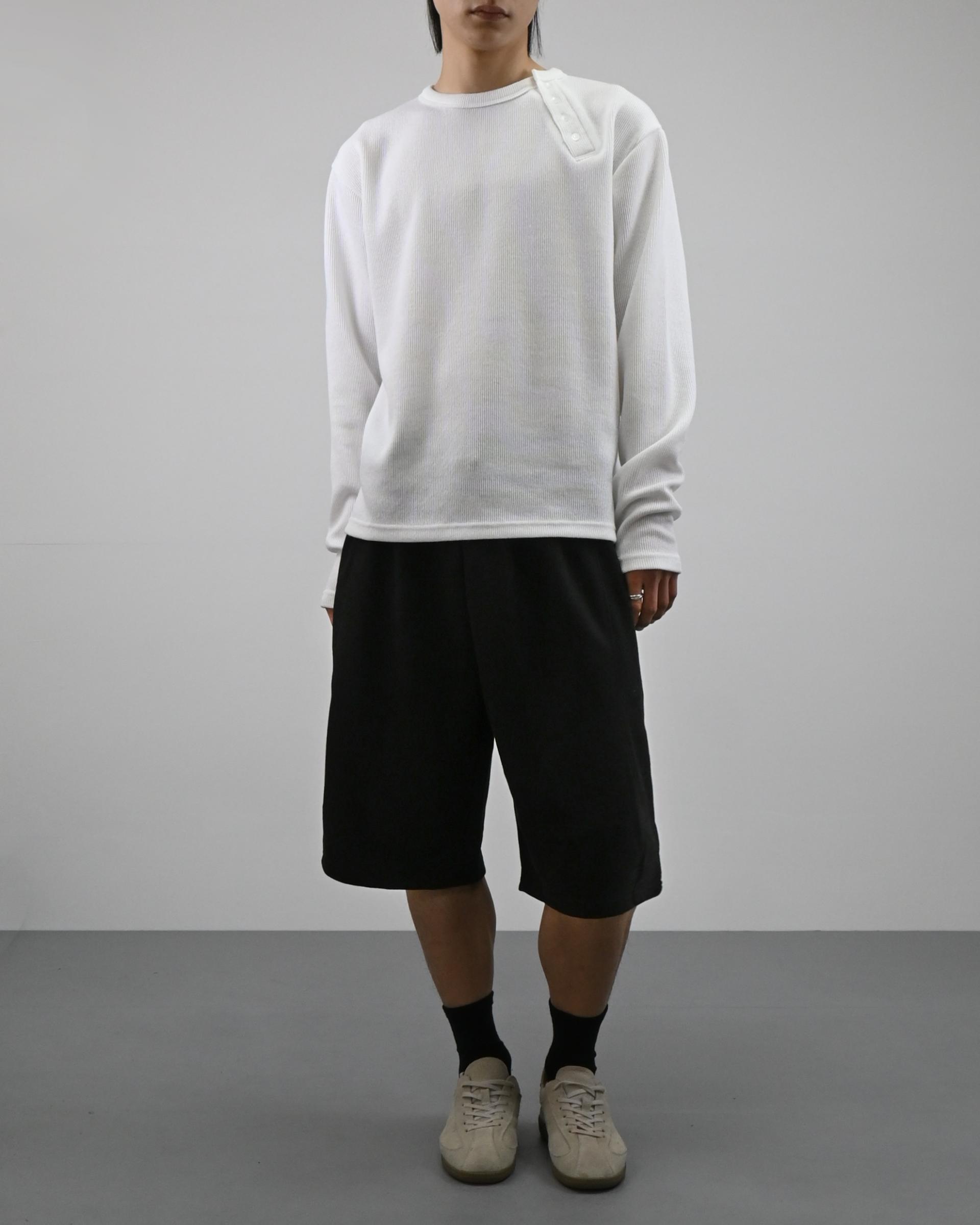 line bermuda sweatpants