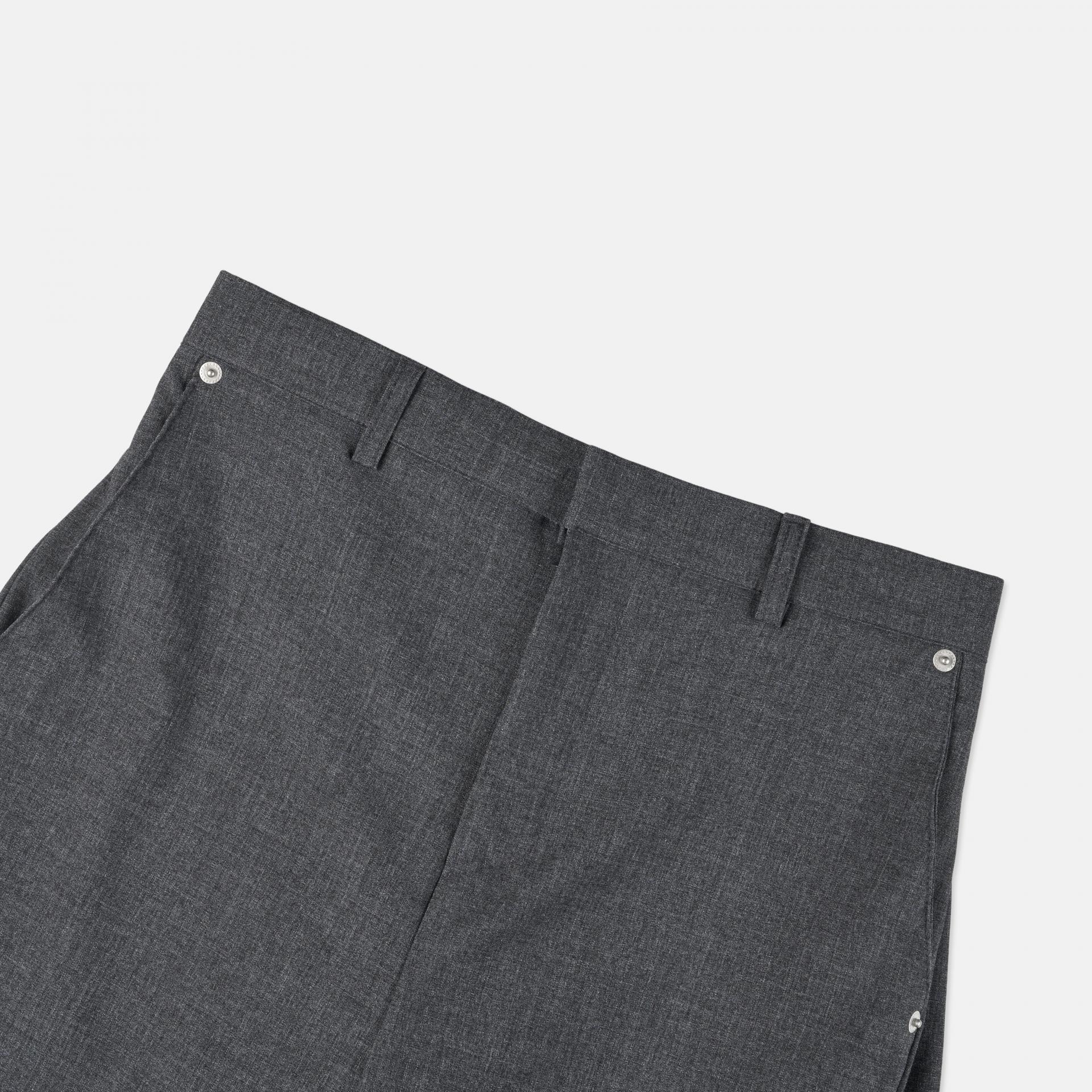 rivet side tuck slacks