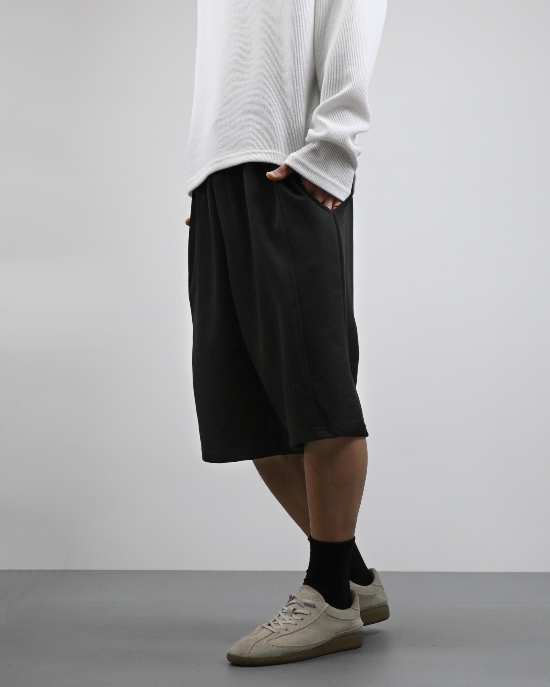 line bermuda sweatpants