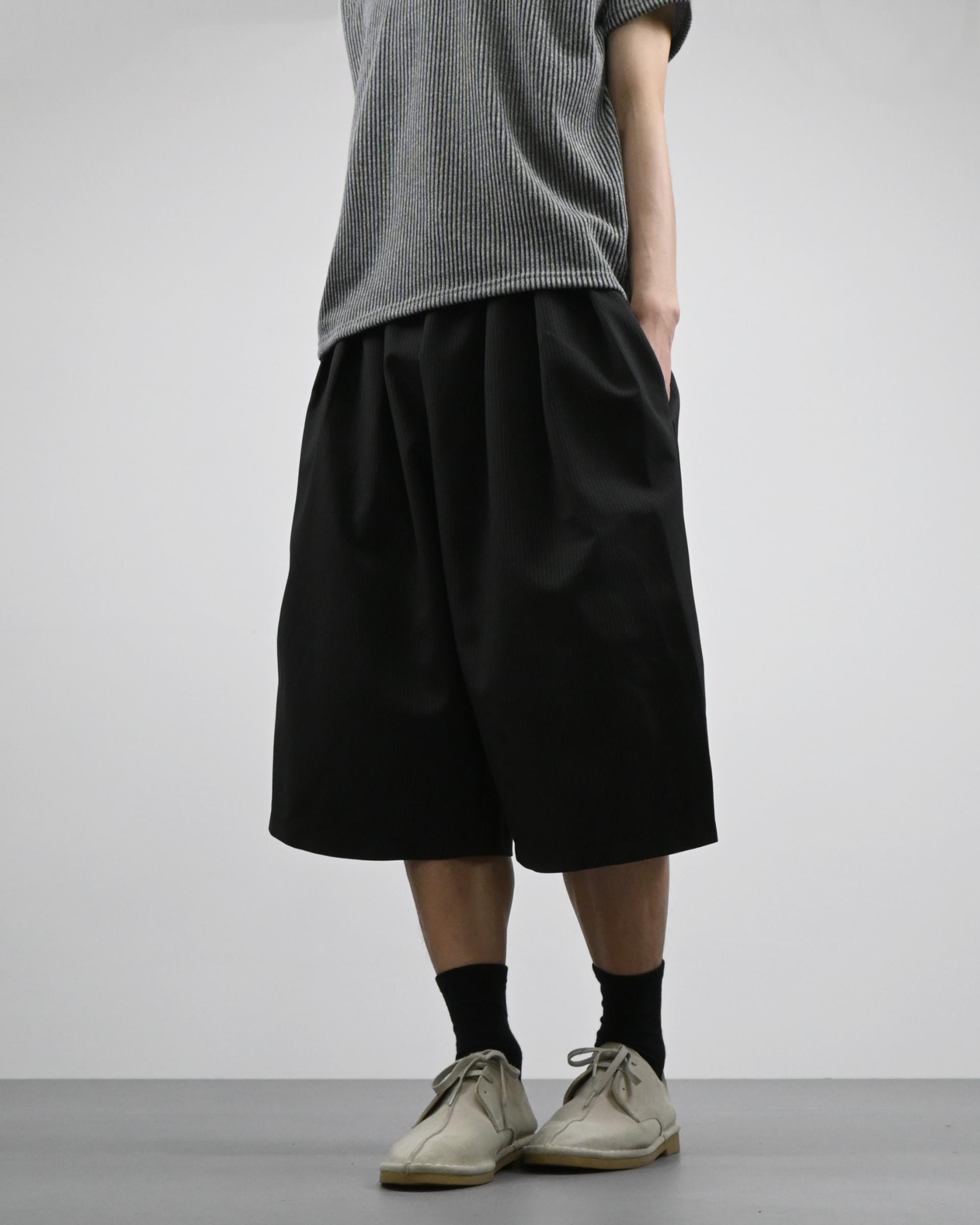 three tuck stripe bermuda slacks