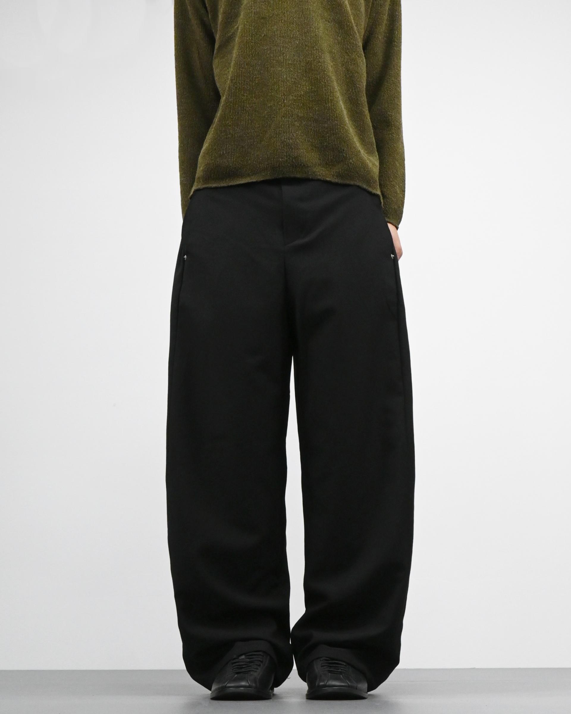 rivet side tuck slacks