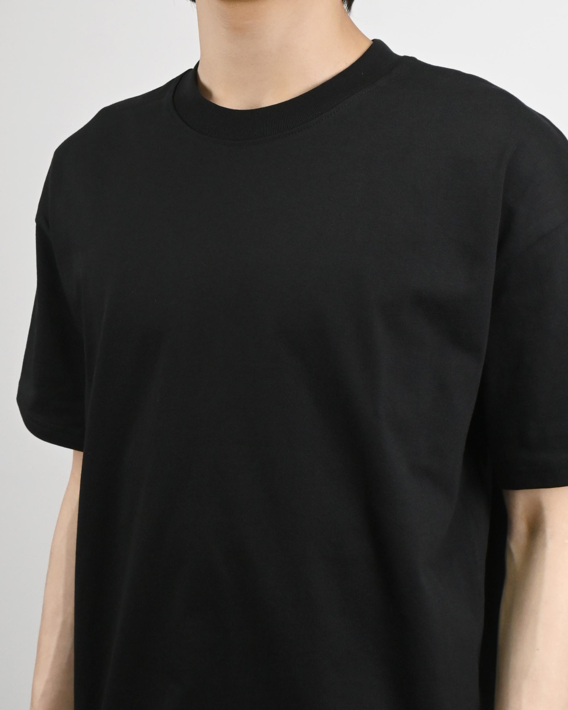 sturdy crop half-t-shirt