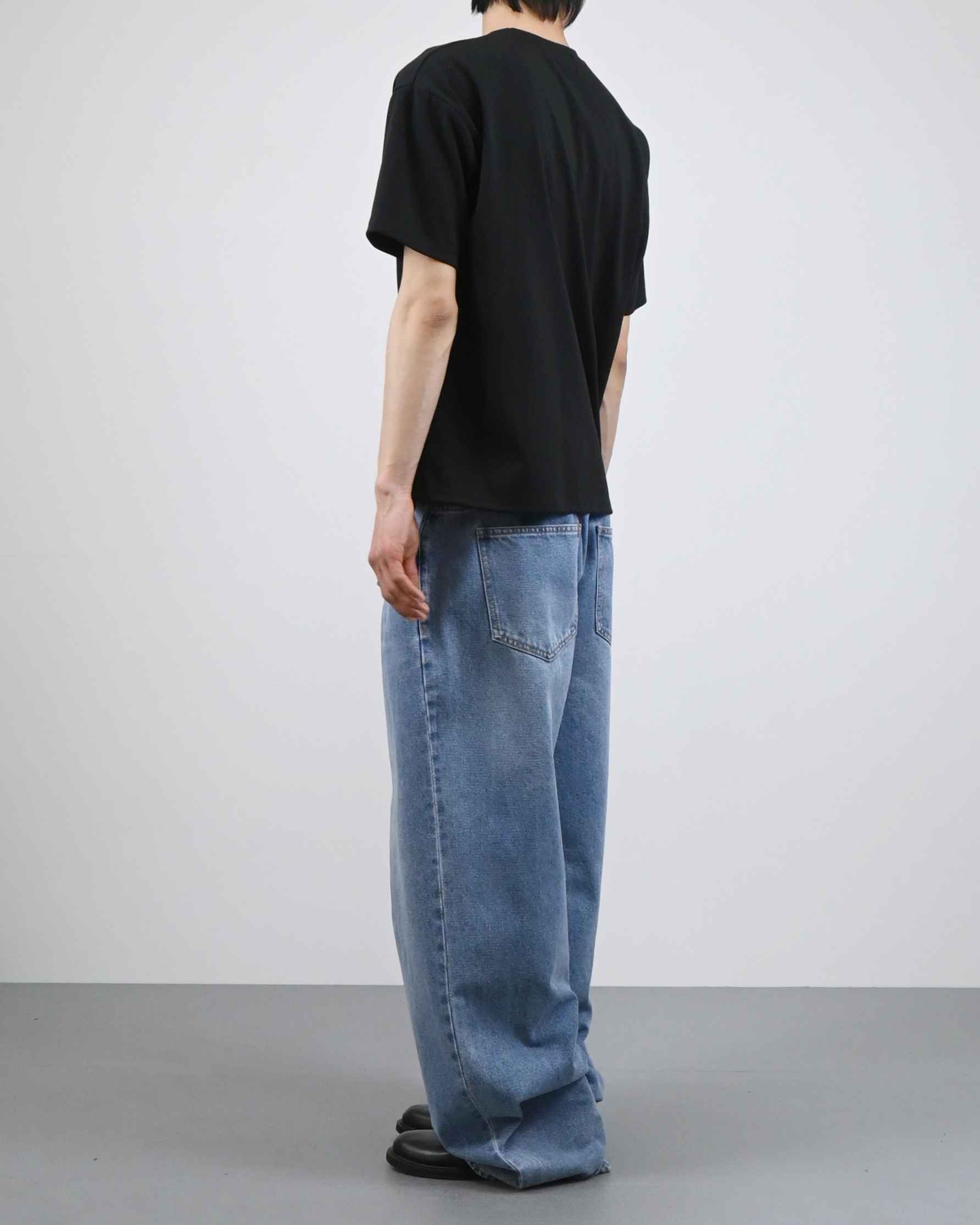 rivet crop half t-shirt