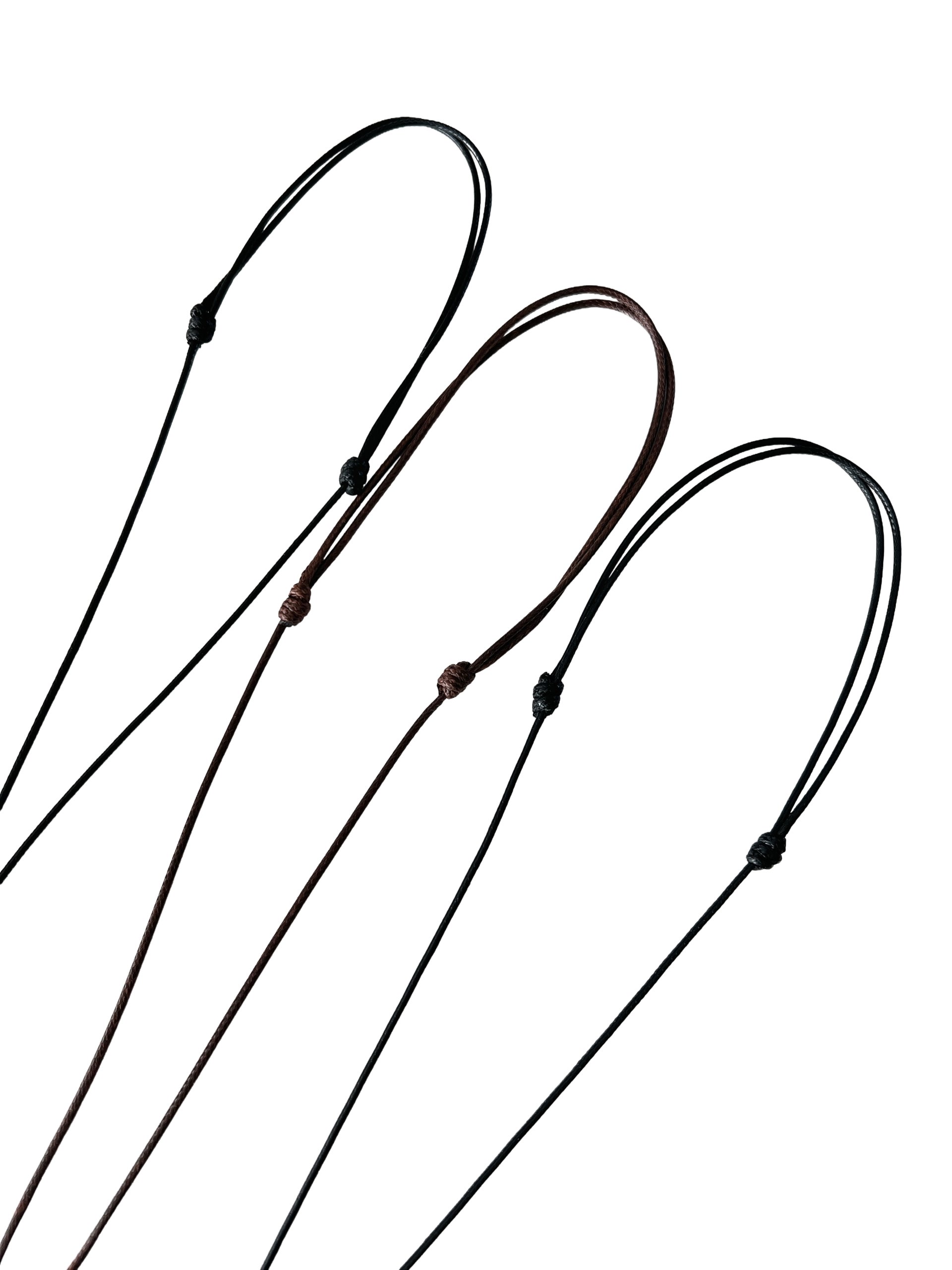 homica oival strap necklace
