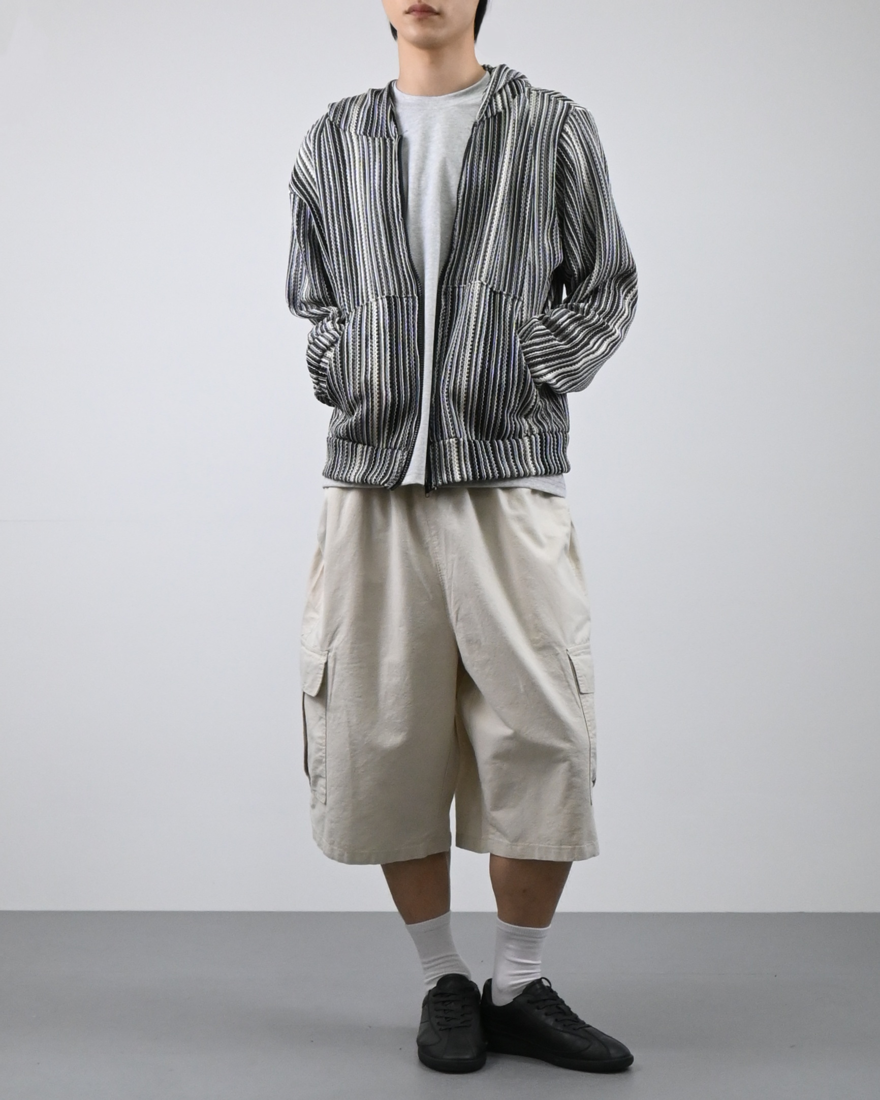 stripe punching hood zip-up