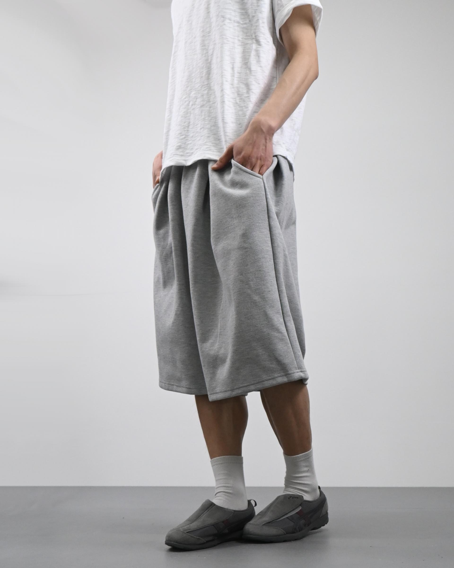 carp pin tuck bermuda sweatpants