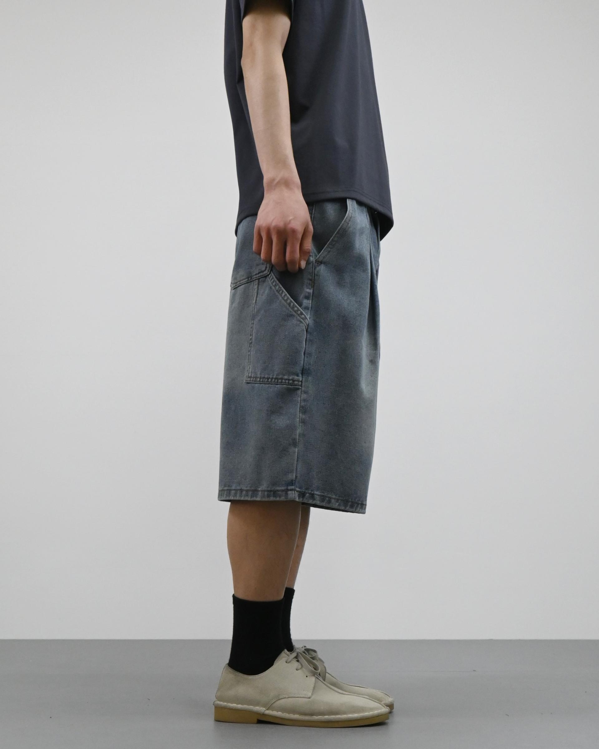 one tuck carpenter bermuda denim pants