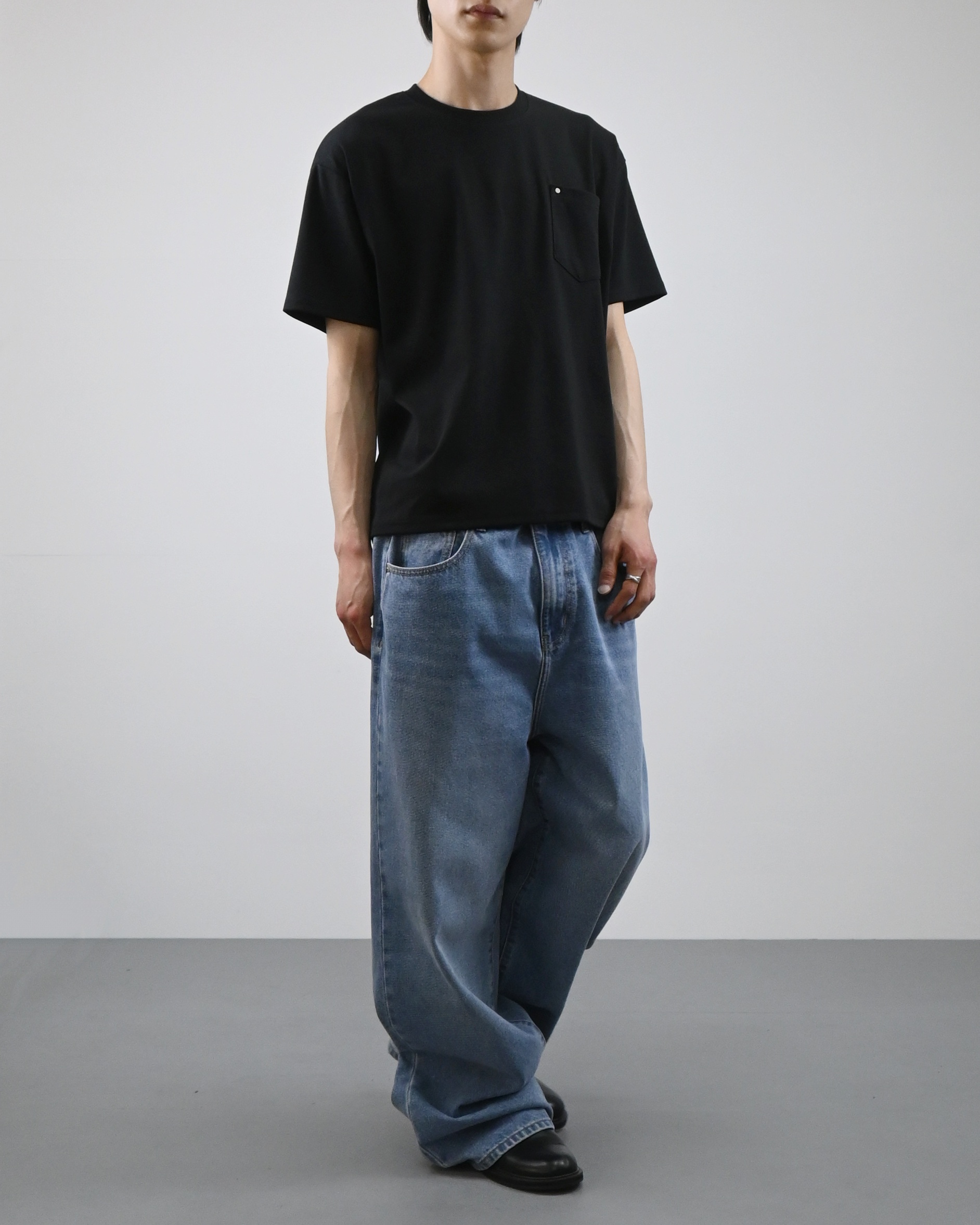 rivet crop half t-shirt