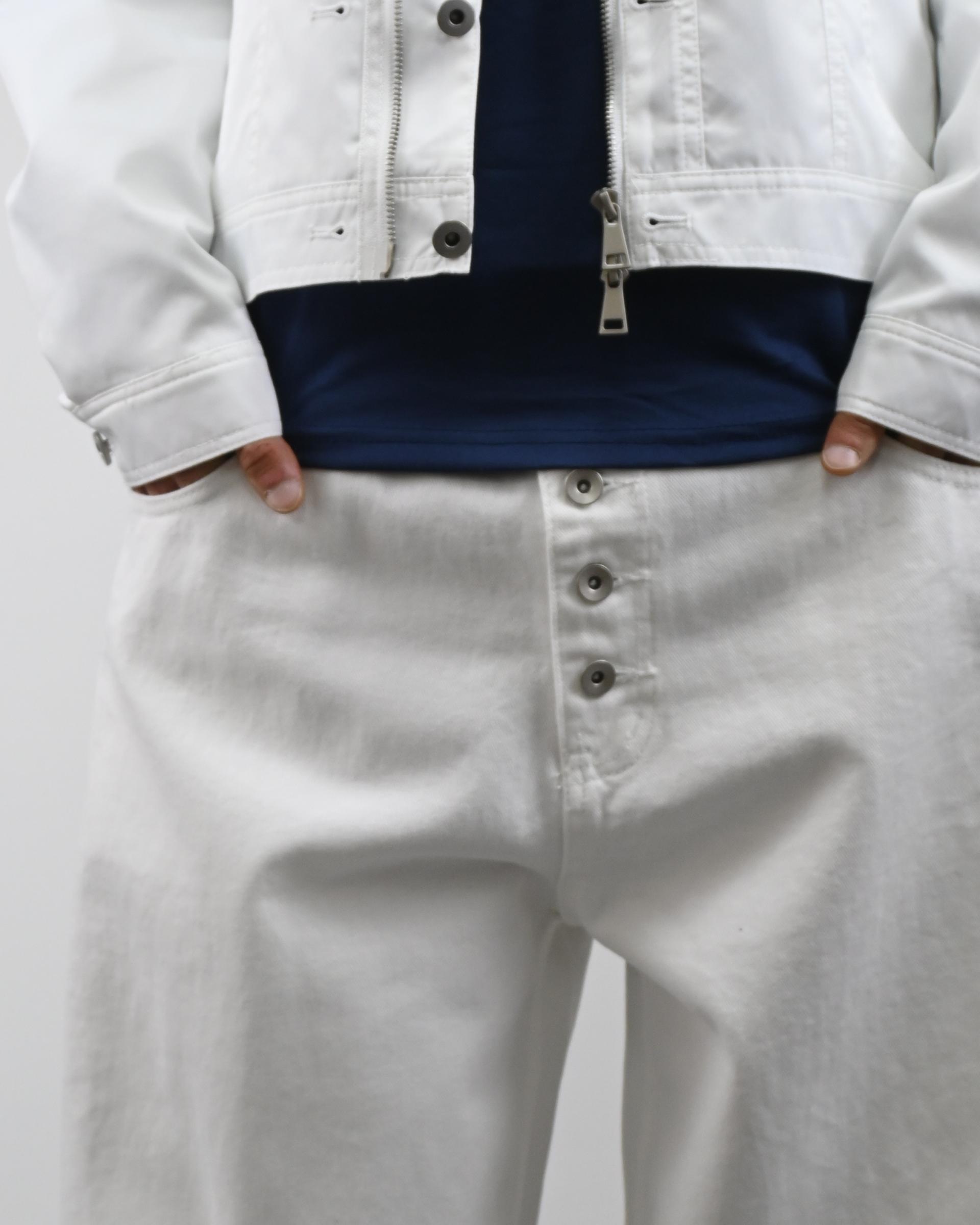 button curved cotton trousers