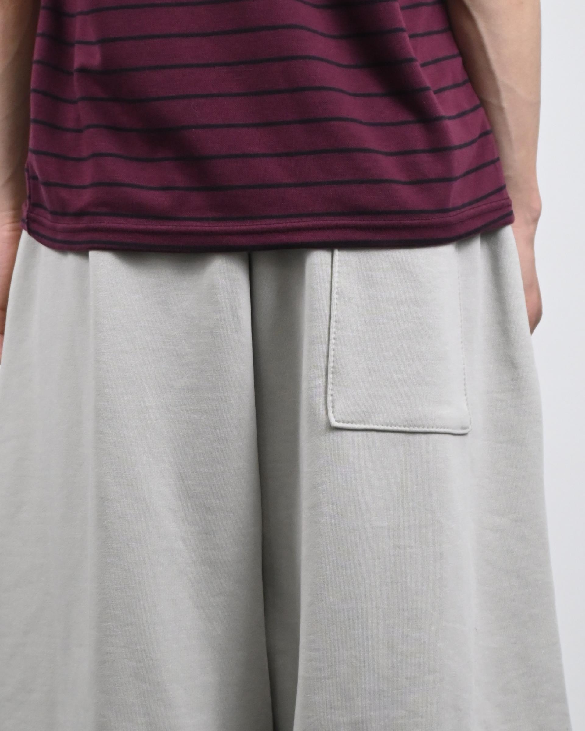 one tuck pigment bermuda sweatpants