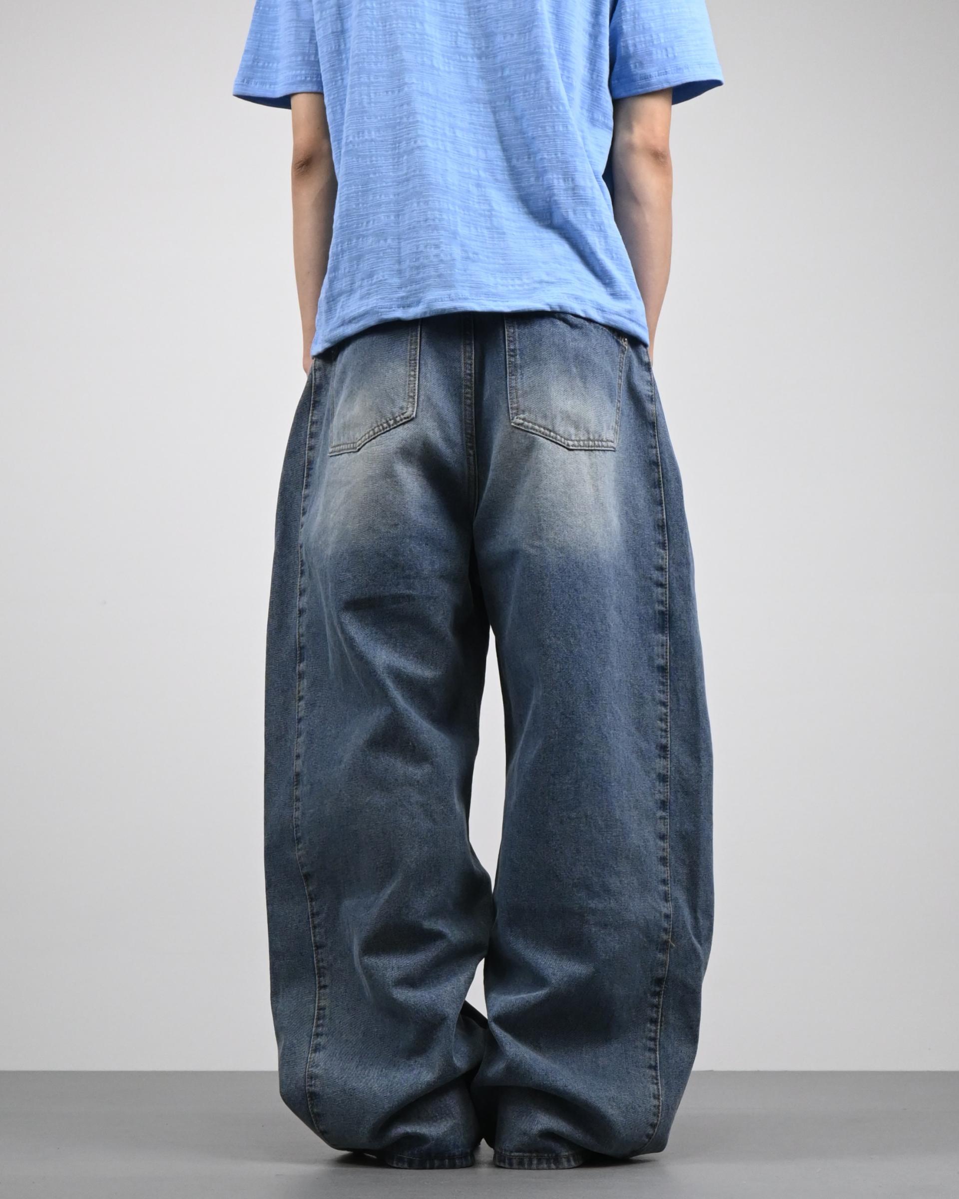 side slit curved denim pants